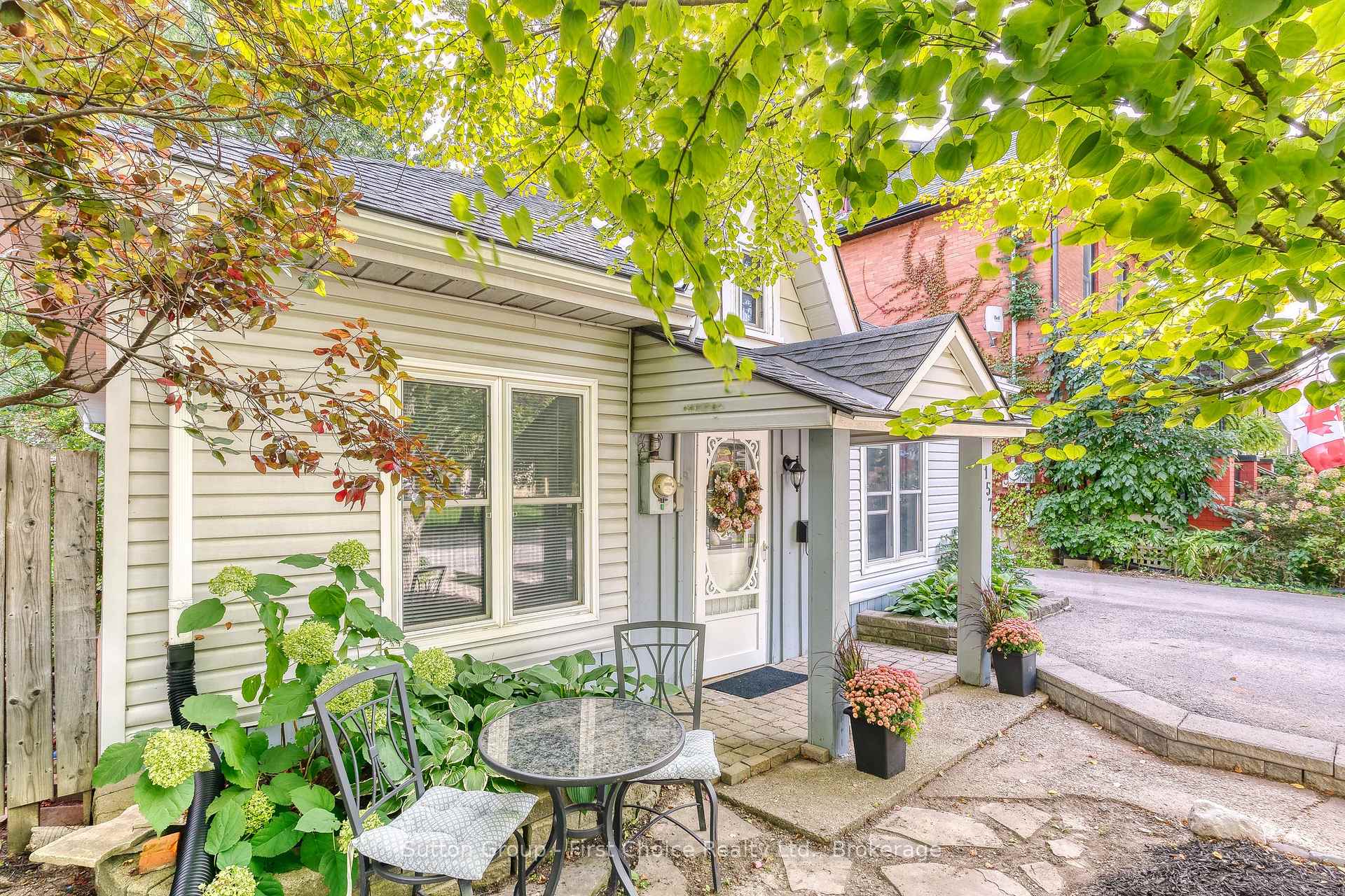 Photo 13 of 157 Front Street S, Stratford — HOMEH