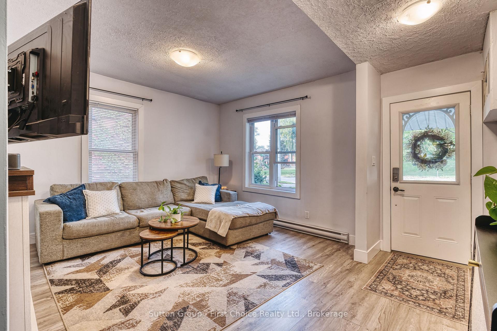 Photo 15 of 157 Front Street S, Stratford — HOMEH