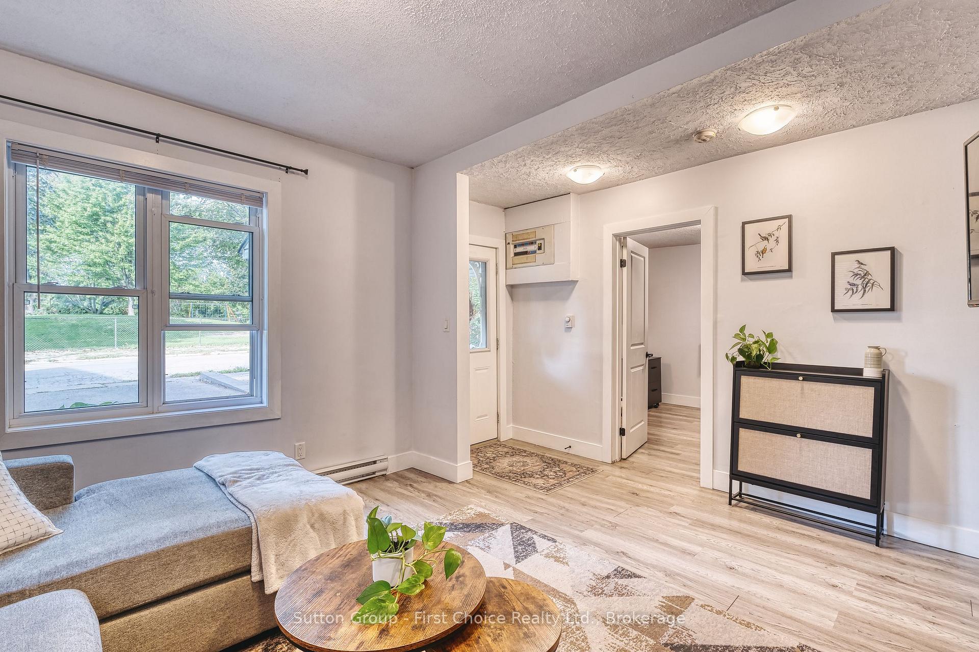Photo 16 of 157 Front Street S, Stratford — HOMEH