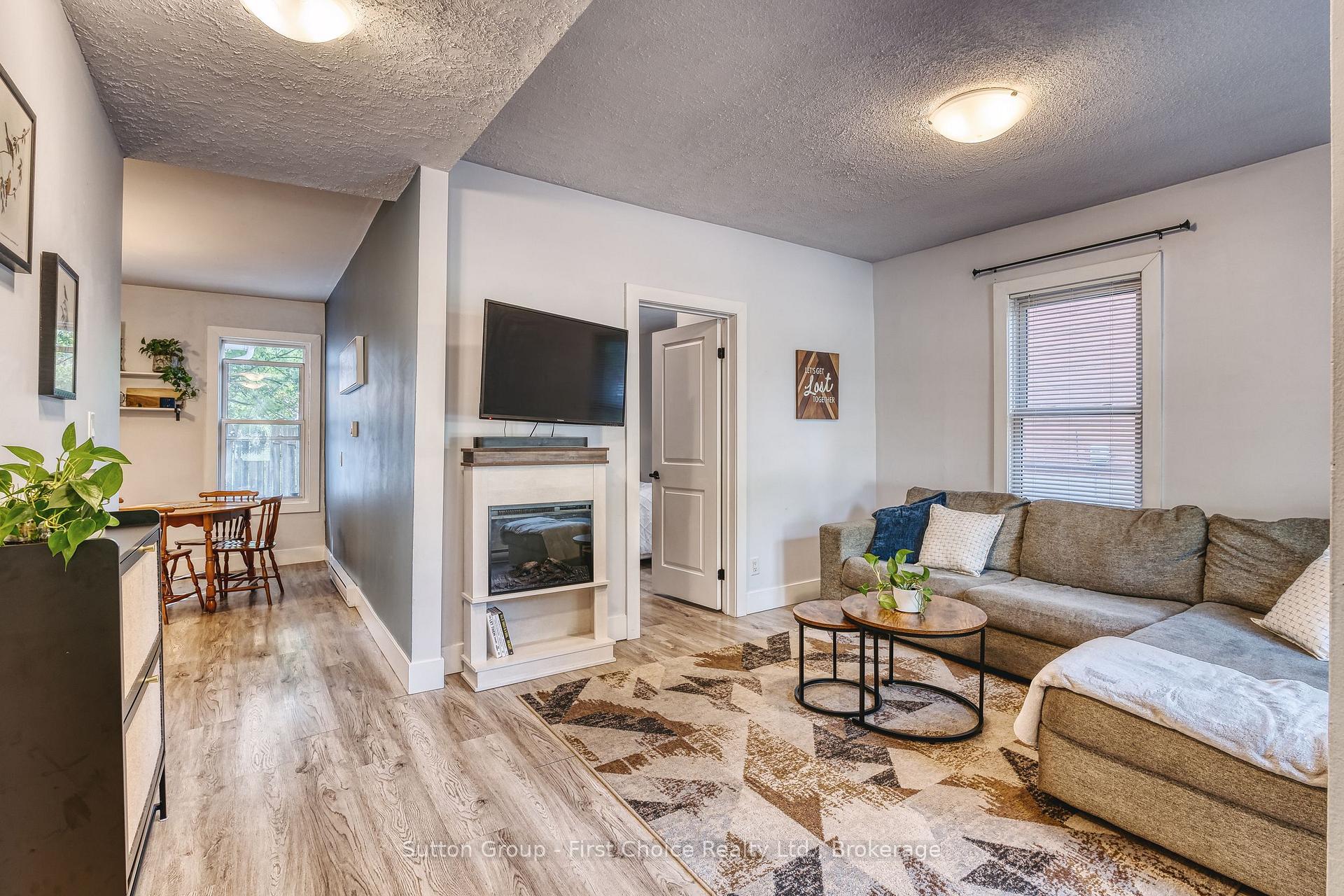 Photo 17 of 157 Front Street S, Stratford — HOMEH