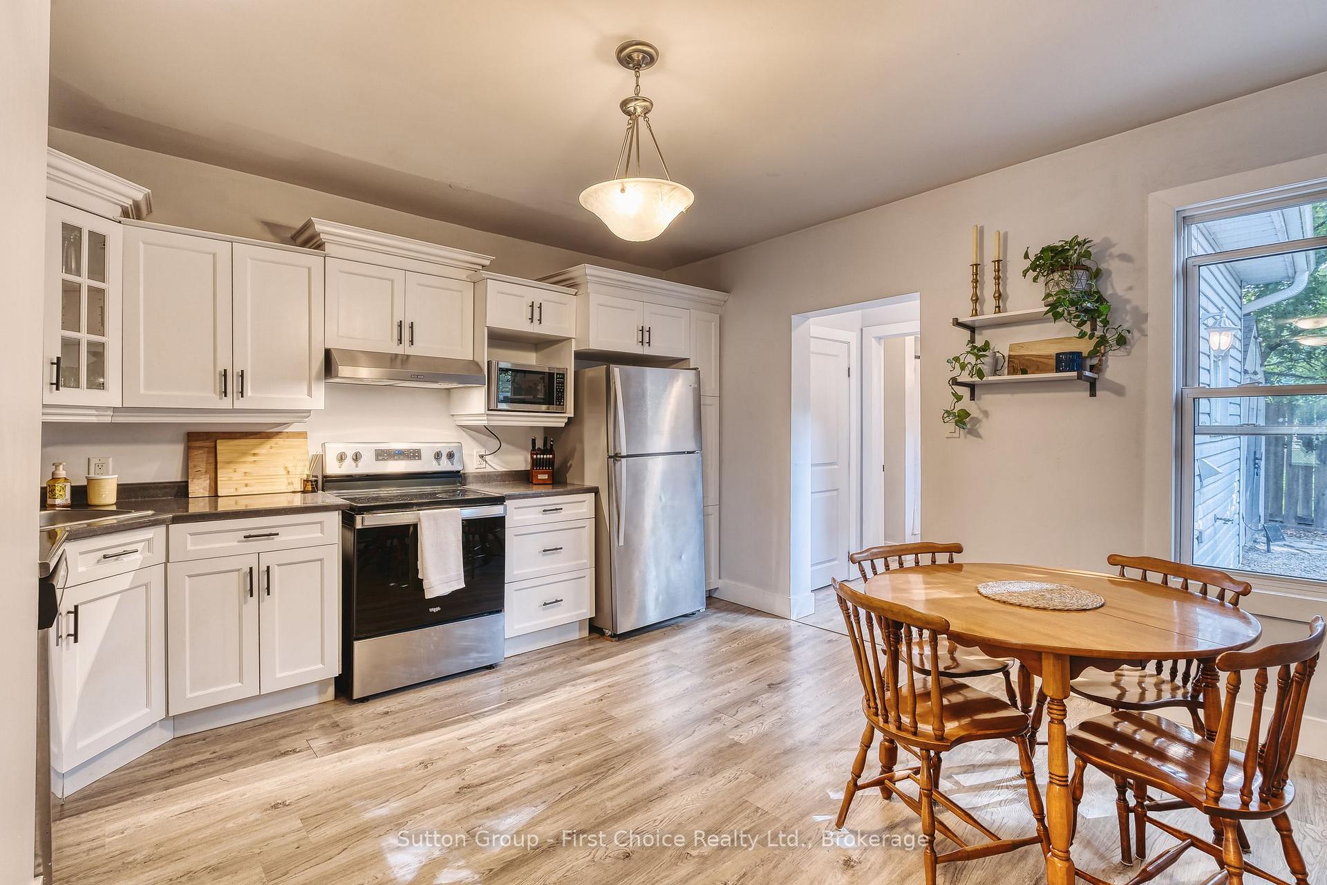 Photo 26 of 157 Front Street S, Stratford — HOMEH
