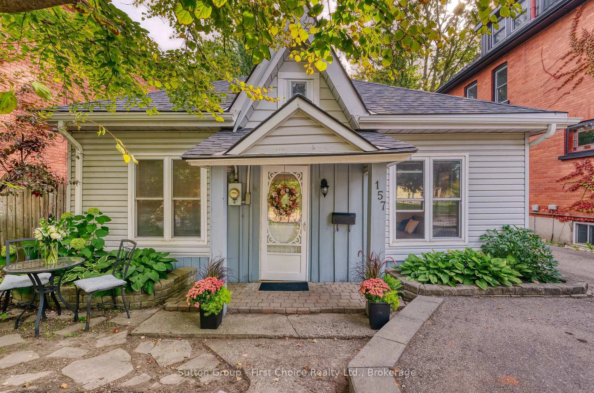 Photo 11 of 157 Front Street S, Stratford — HOMEH