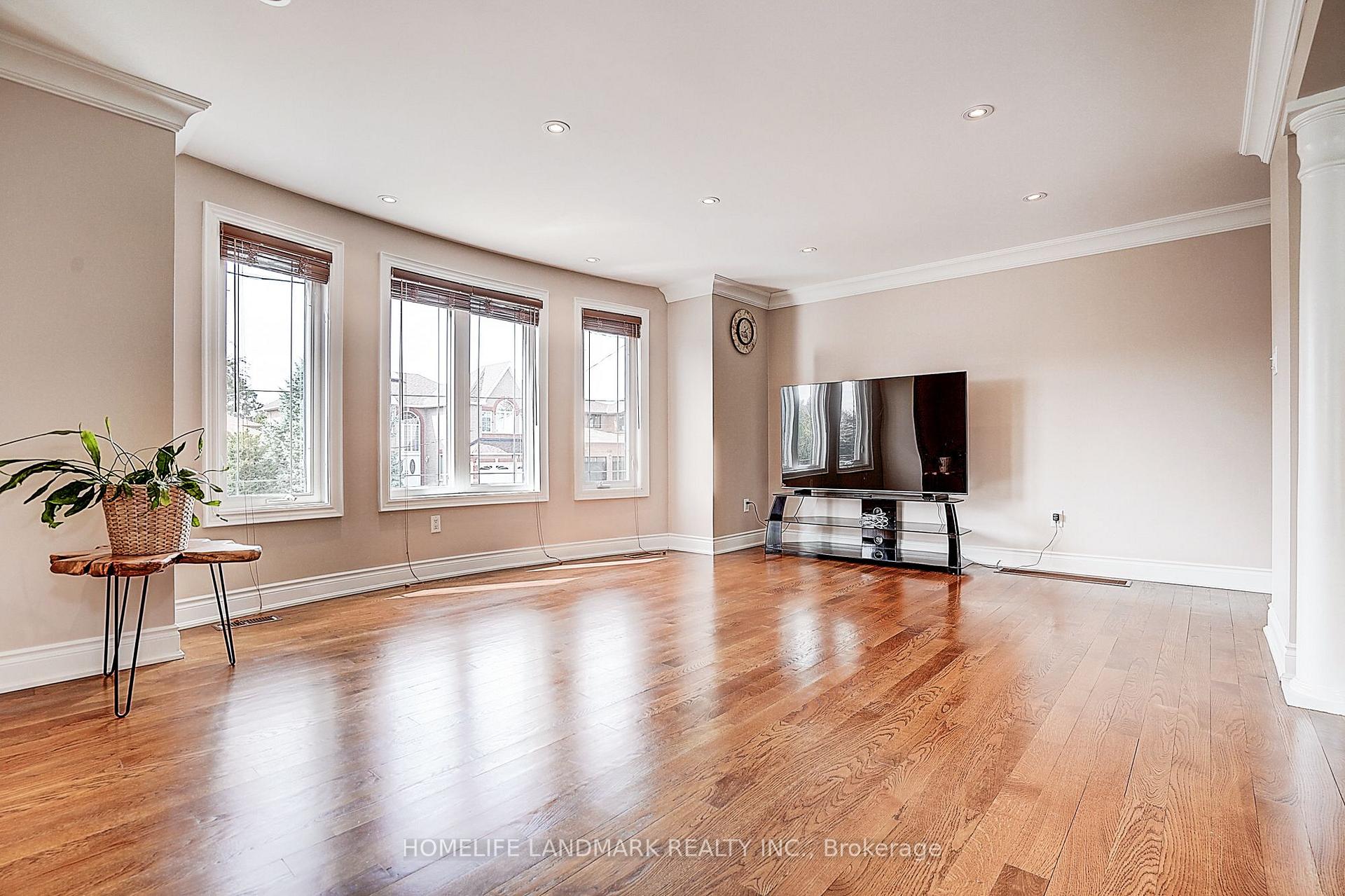 Photo 15 of 149 Maybourne Avenue, Scarborough, Clairlea-Birchmount — HOMEH