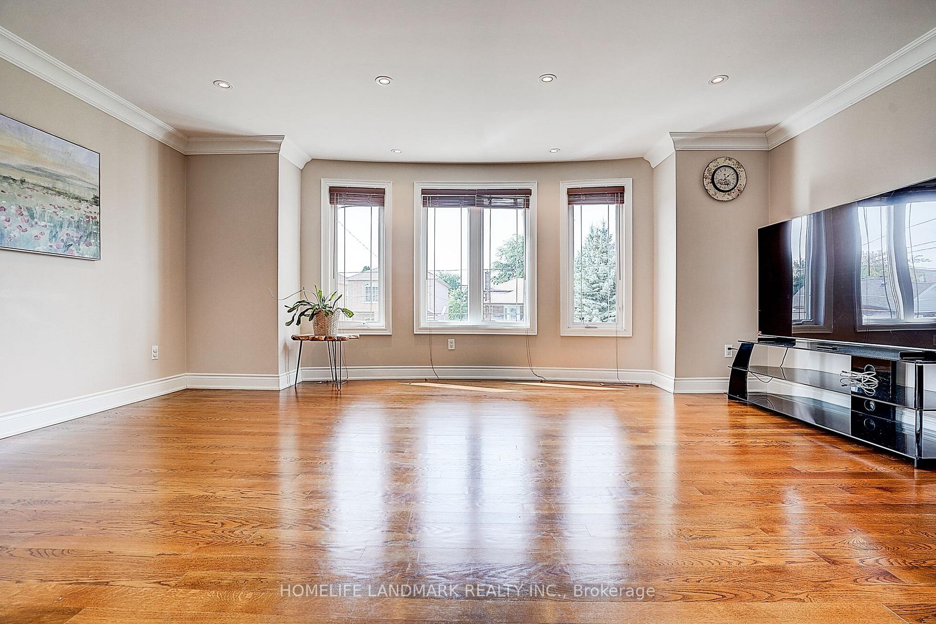 Photo 17 of 149 Maybourne Avenue, Scarborough, Clairlea-Birchmount — HOMEH