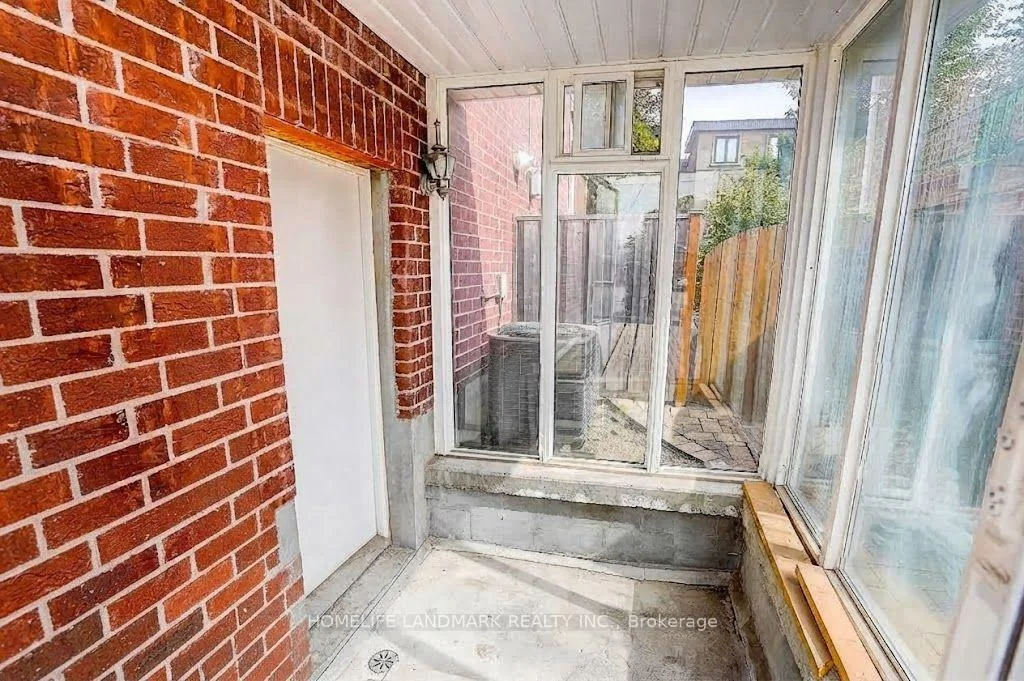 Photo 10 of 149 Maybourne Avenue, Scarborough, Clairlea-Birchmount — HOMEH