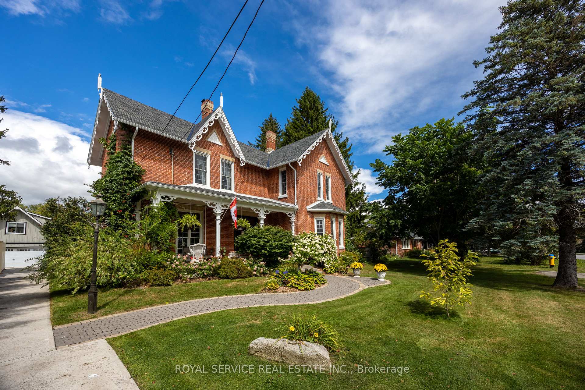 Photo of 60 King Street W