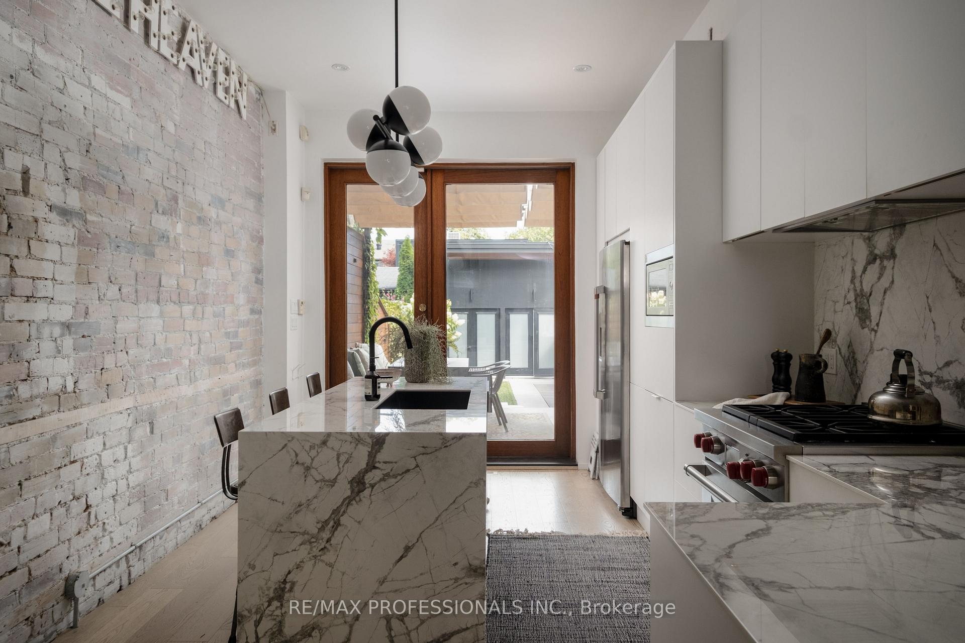 Photo 7 of 57 Shaw Street, Toronto, Niagara — HOMEH