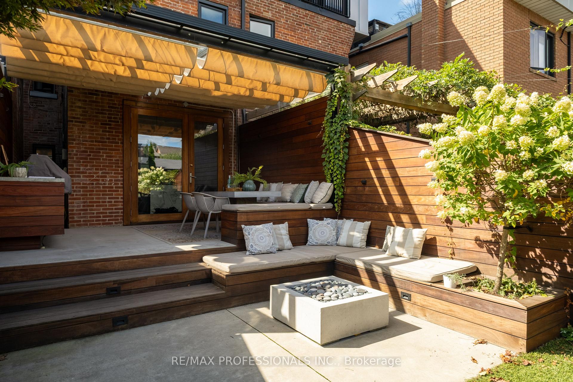 Photo 11 of 57 Shaw Street, Toronto, Niagara — HOMEH