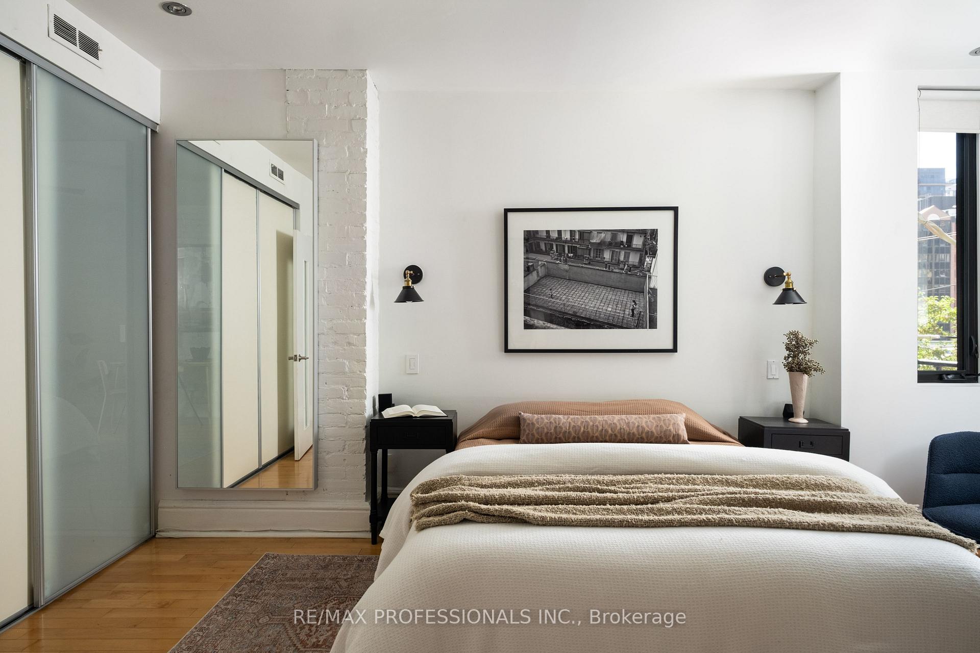Photo 15 of 57 Shaw Street, Toronto, Niagara — HOMEH