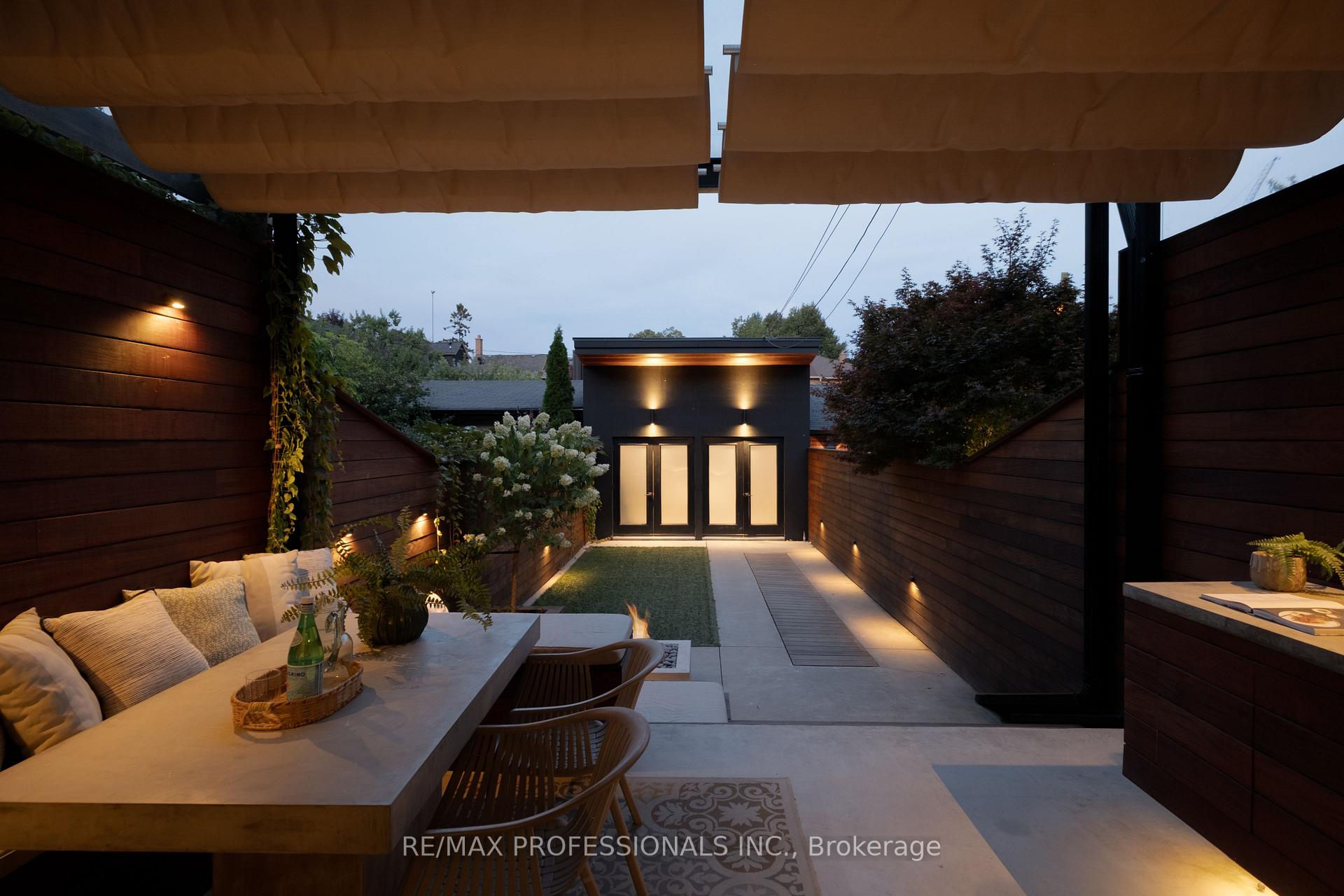 Photo 40 of 57 Shaw Street, Toronto, Niagara — HOMEH
