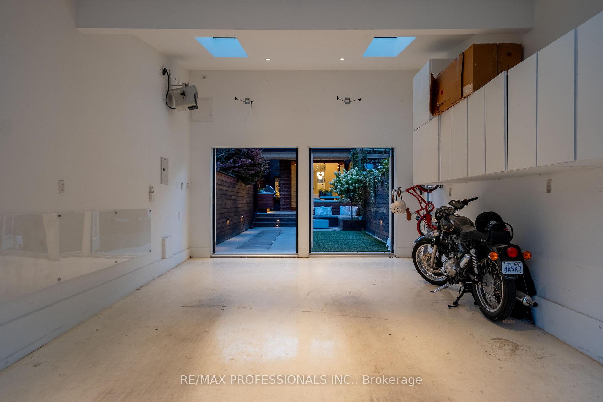 Photo 42 of 57 Shaw Street, Toronto, Niagara — HOMEH