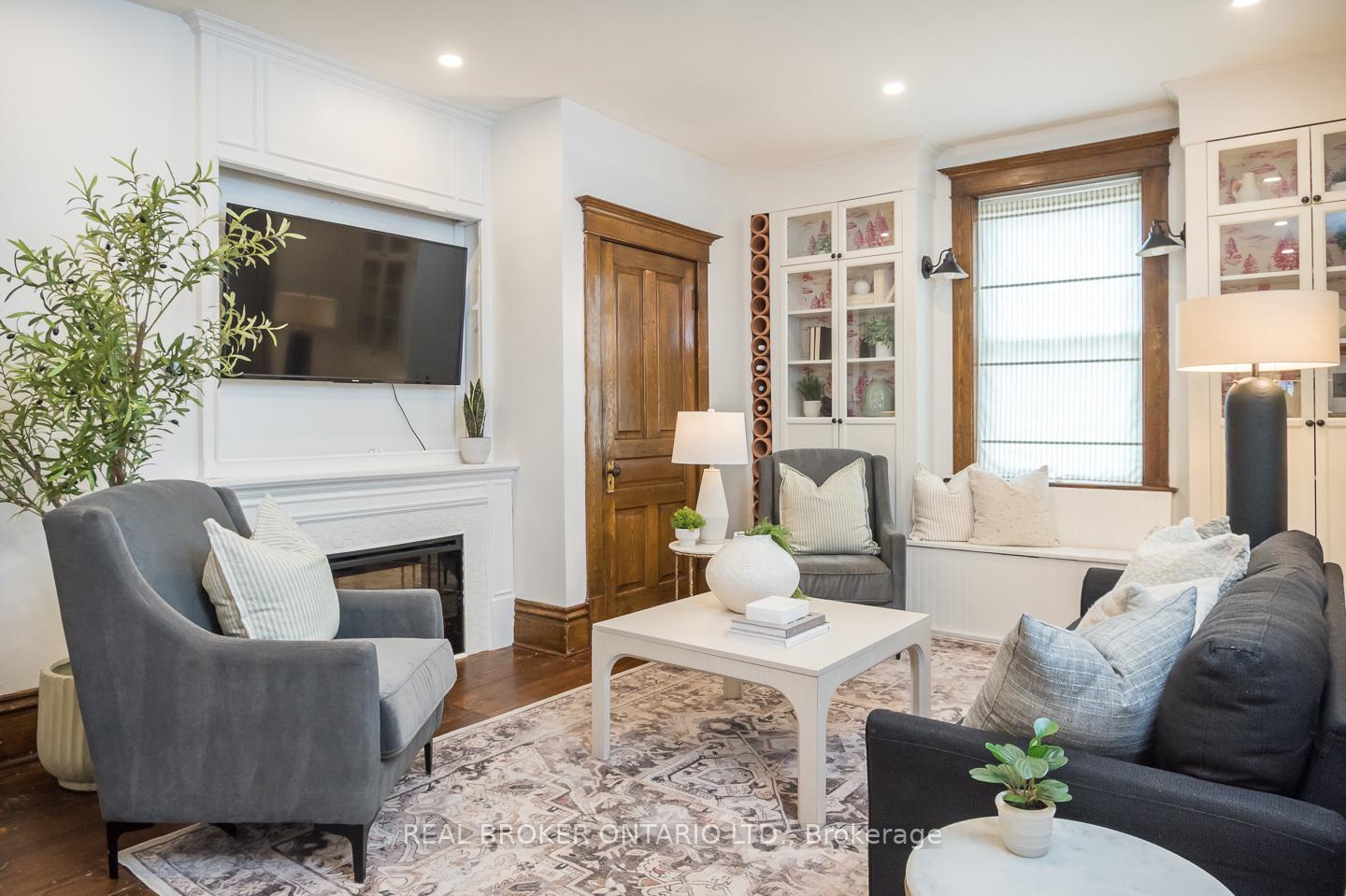 Photo 8 of 207 Waterloo Street N, Cambridge, Preston South — HOMEH