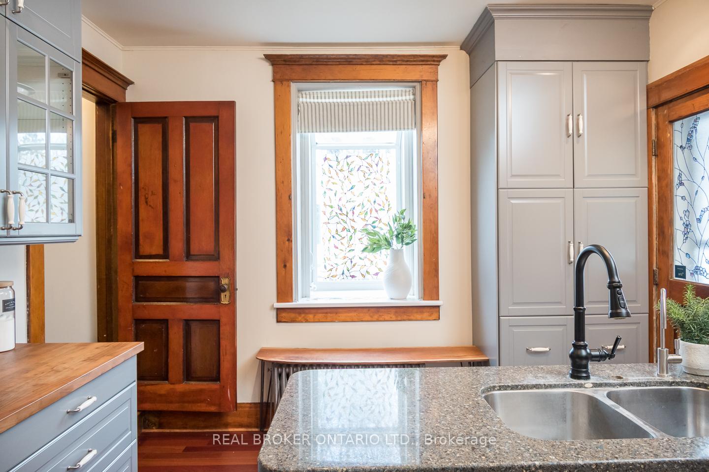 Photo 20 of 207 Waterloo Street N, Cambridge, Preston South — HOMEH