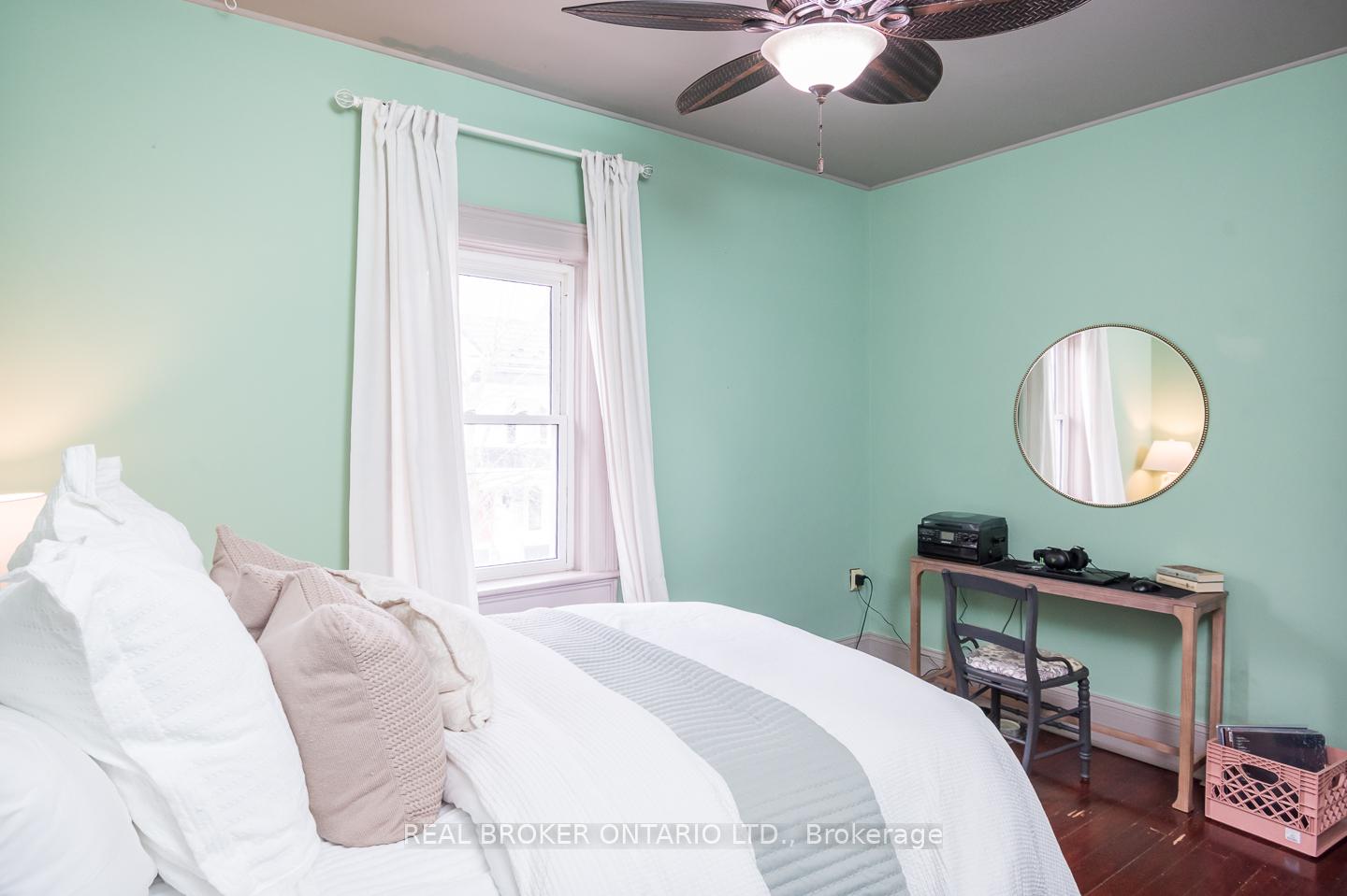 Photo 23 of 207 Waterloo Street N, Cambridge, Preston South — HOMEH