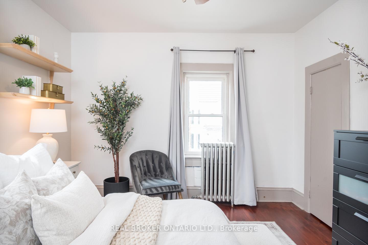 Photo 26 of 207 Waterloo Street N, Cambridge, Preston South — HOMEH