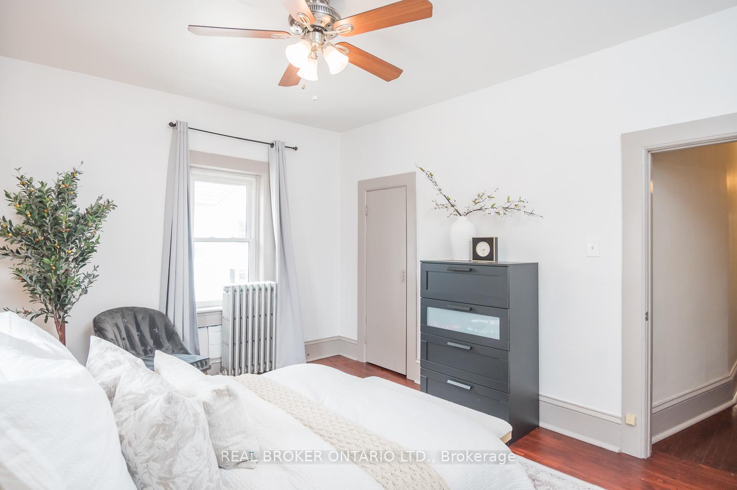 Photo 27 of 207 Waterloo Street N, Cambridge, Preston South — HOMEH