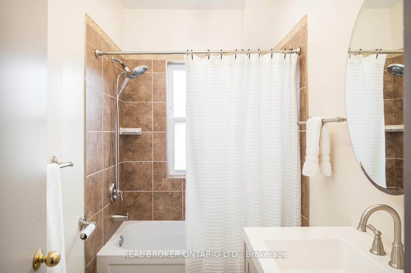 Photo 30 of 207 Waterloo Street N, Cambridge, Preston South — HOMEH