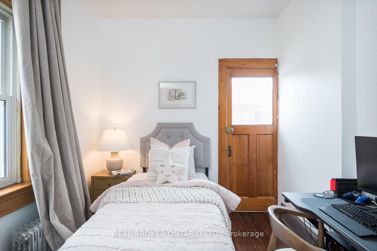 Photo 32 of 207 Waterloo Street N, Cambridge, Preston South — HOMEH