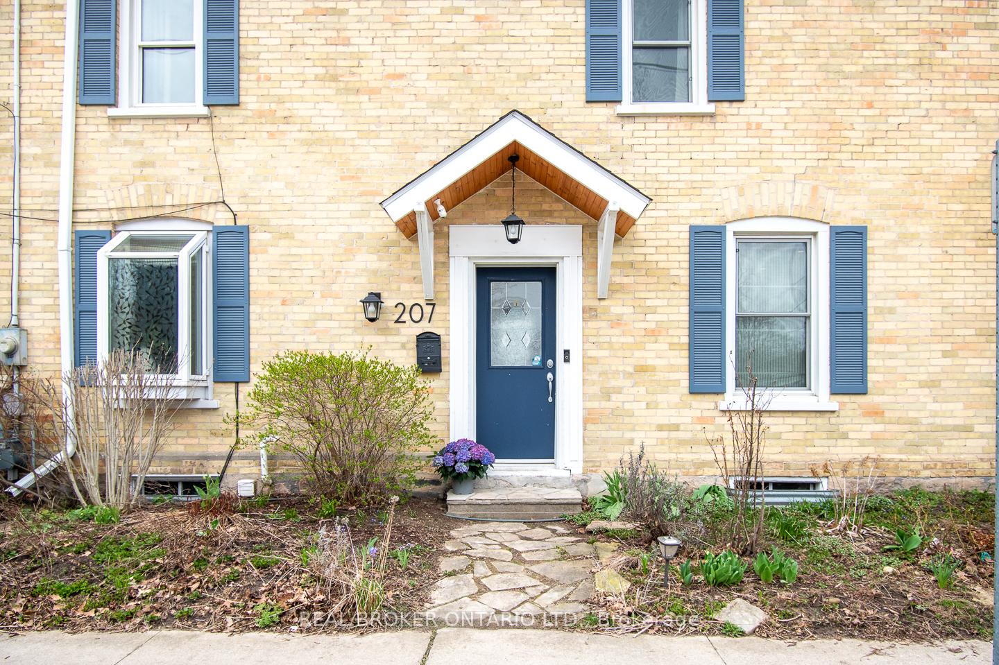 Photo 46 of 207 Waterloo Street N, Cambridge, Preston South — HOMEH