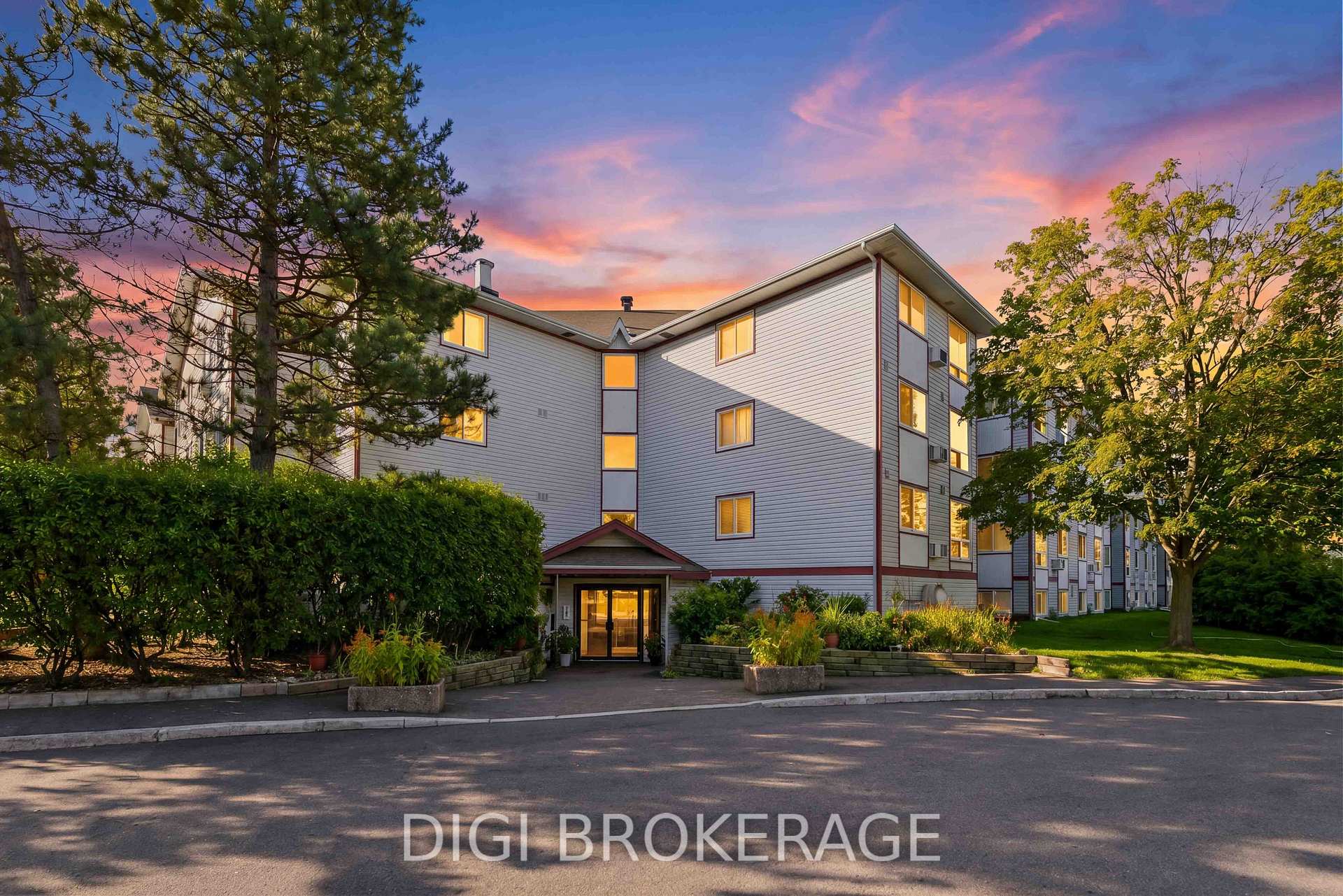 Photo of Unit 302, 318 Lorry Greenberg Drive