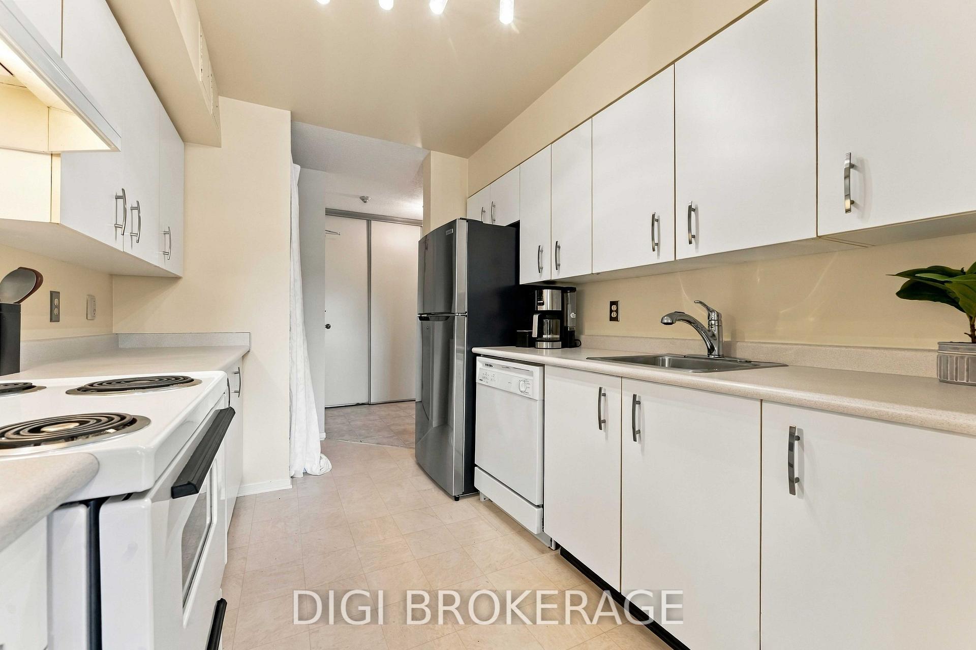 Photo 26 of Unit 302, 318 Lorry Greenberg Drive, Ottawa, Hunt Club Park/Greenboro — HOMEH