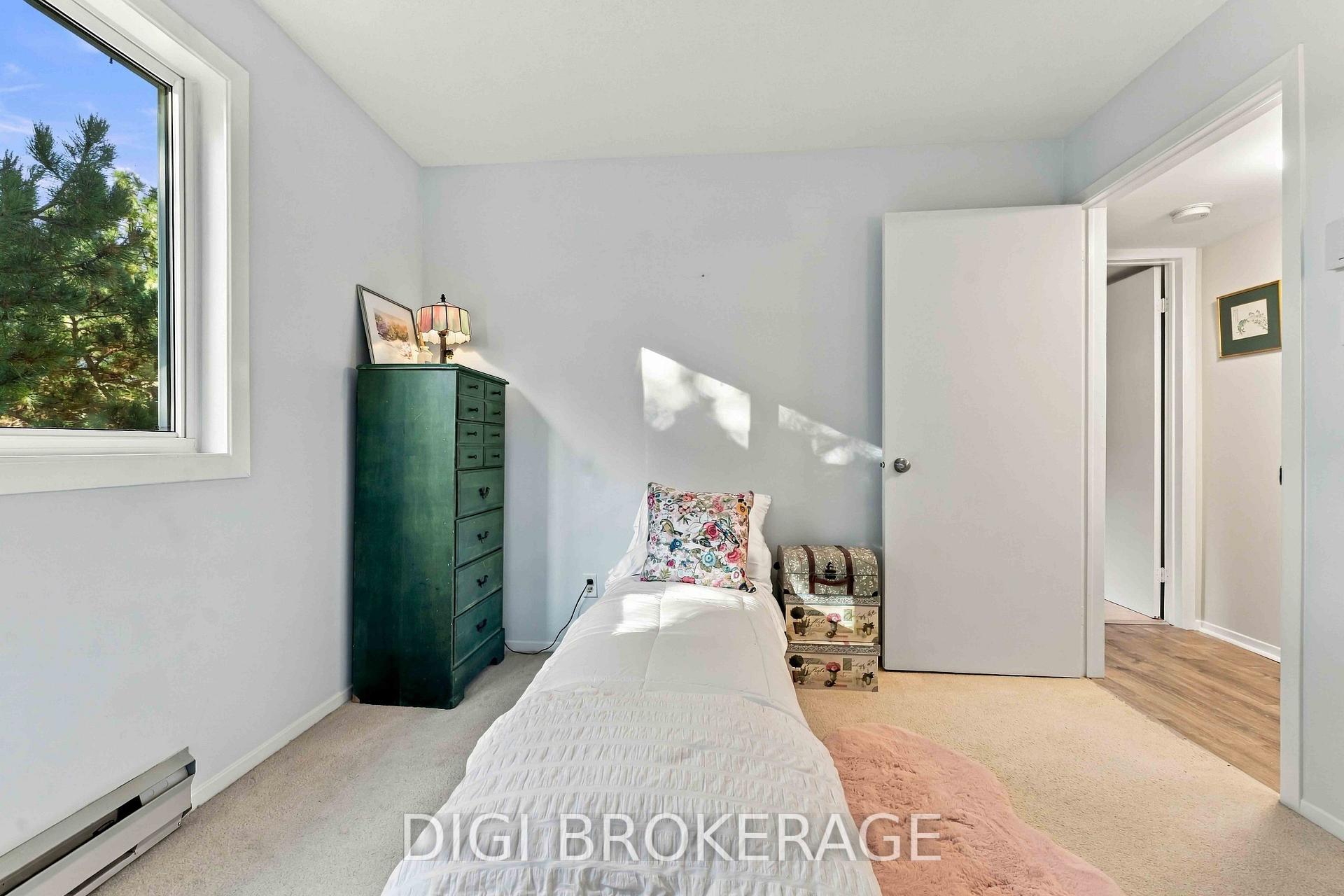 Photo 32 of Unit 302, 318 Lorry Greenberg Drive, Ottawa, Hunt Club Park/Greenboro — HOMEH