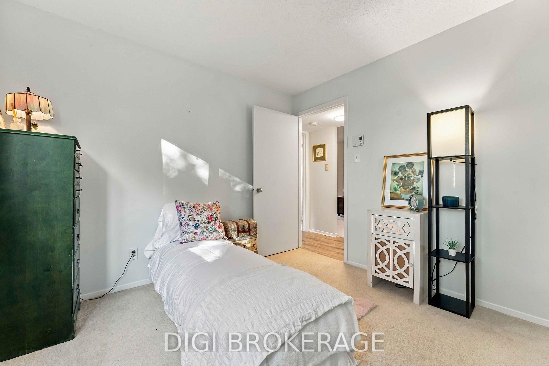 Photo 33 of Unit 302, 318 Lorry Greenberg Drive, Ottawa, Hunt Club Park/Greenboro — HOMEH
