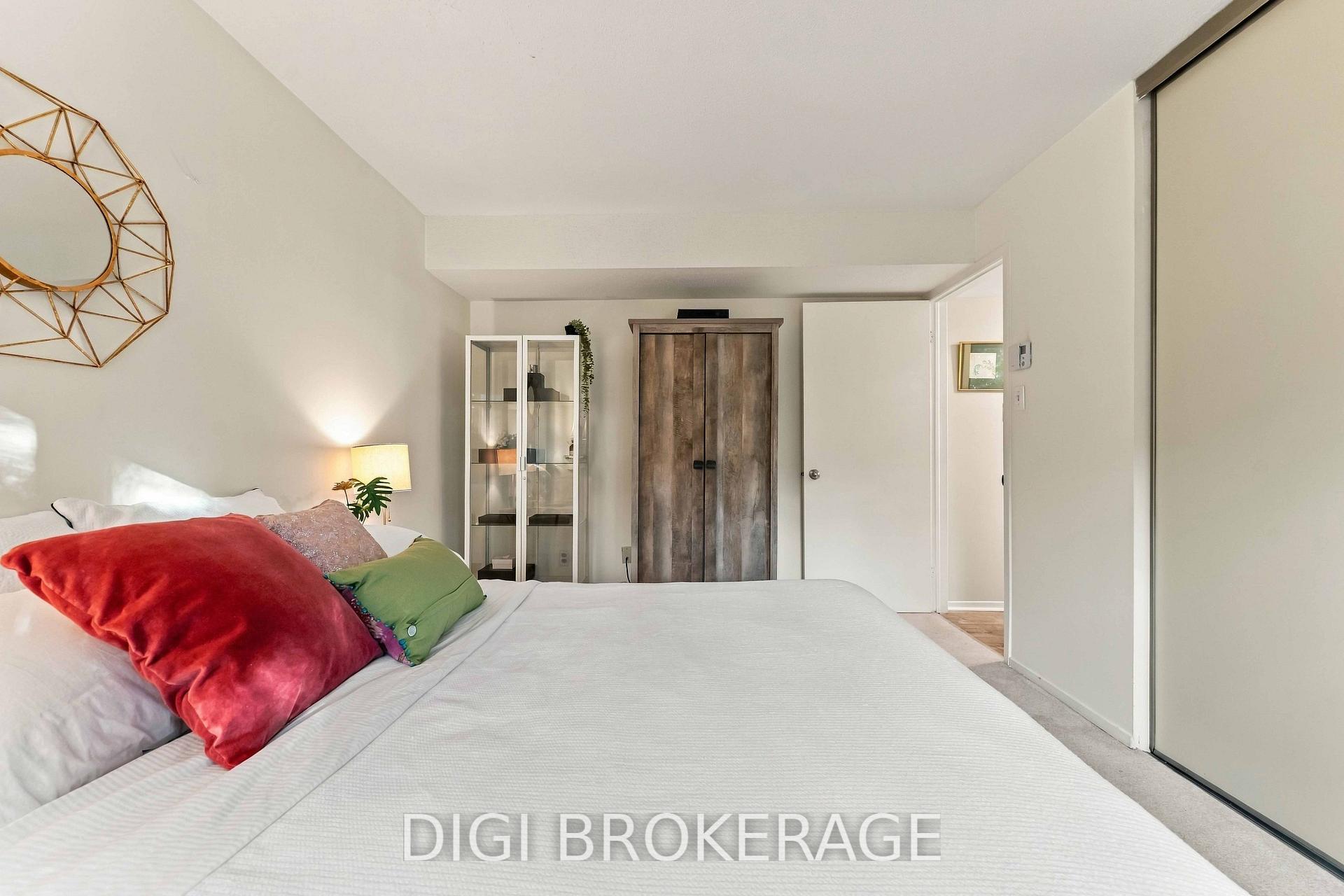 Photo 40 of Unit 302, 318 Lorry Greenberg Drive, Ottawa, Hunt Club Park/Greenboro — HOMEH