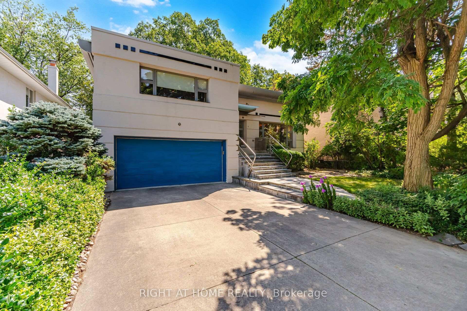 Photo 2 of 9 Saguenay Avenue E, Toronto, Bedford Park-Nortown — HOMEH