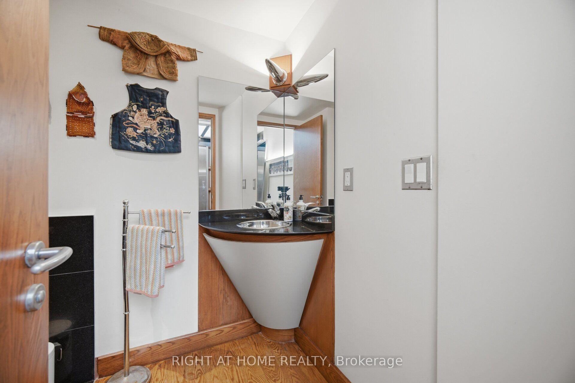 Photo 7 of 9 Saguenay Avenue E, Toronto, Bedford Park-Nortown — HOMEH