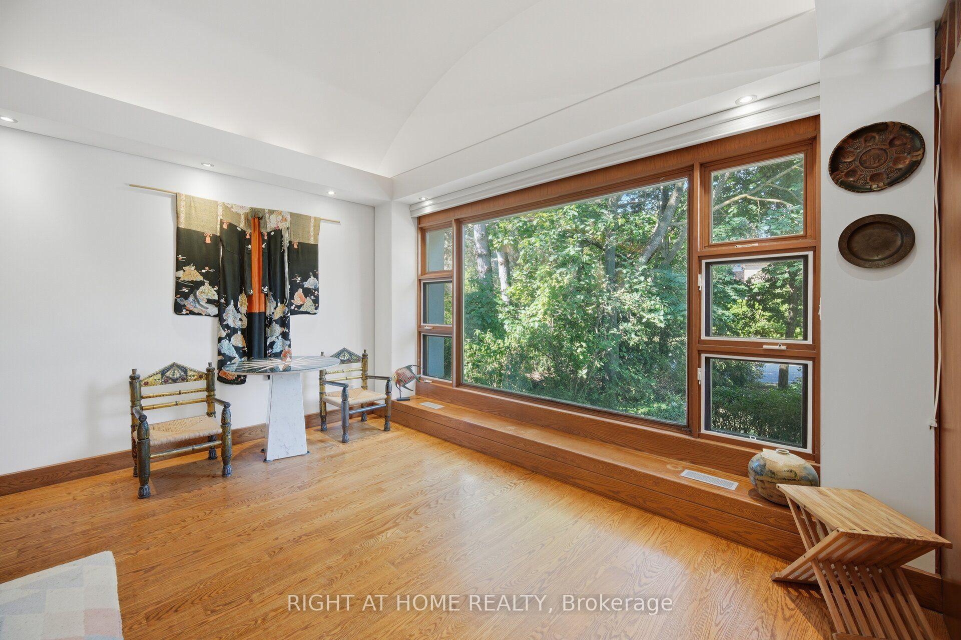 Photo 9 of 9 Saguenay Avenue E, Toronto, Bedford Park-Nortown — HOMEH