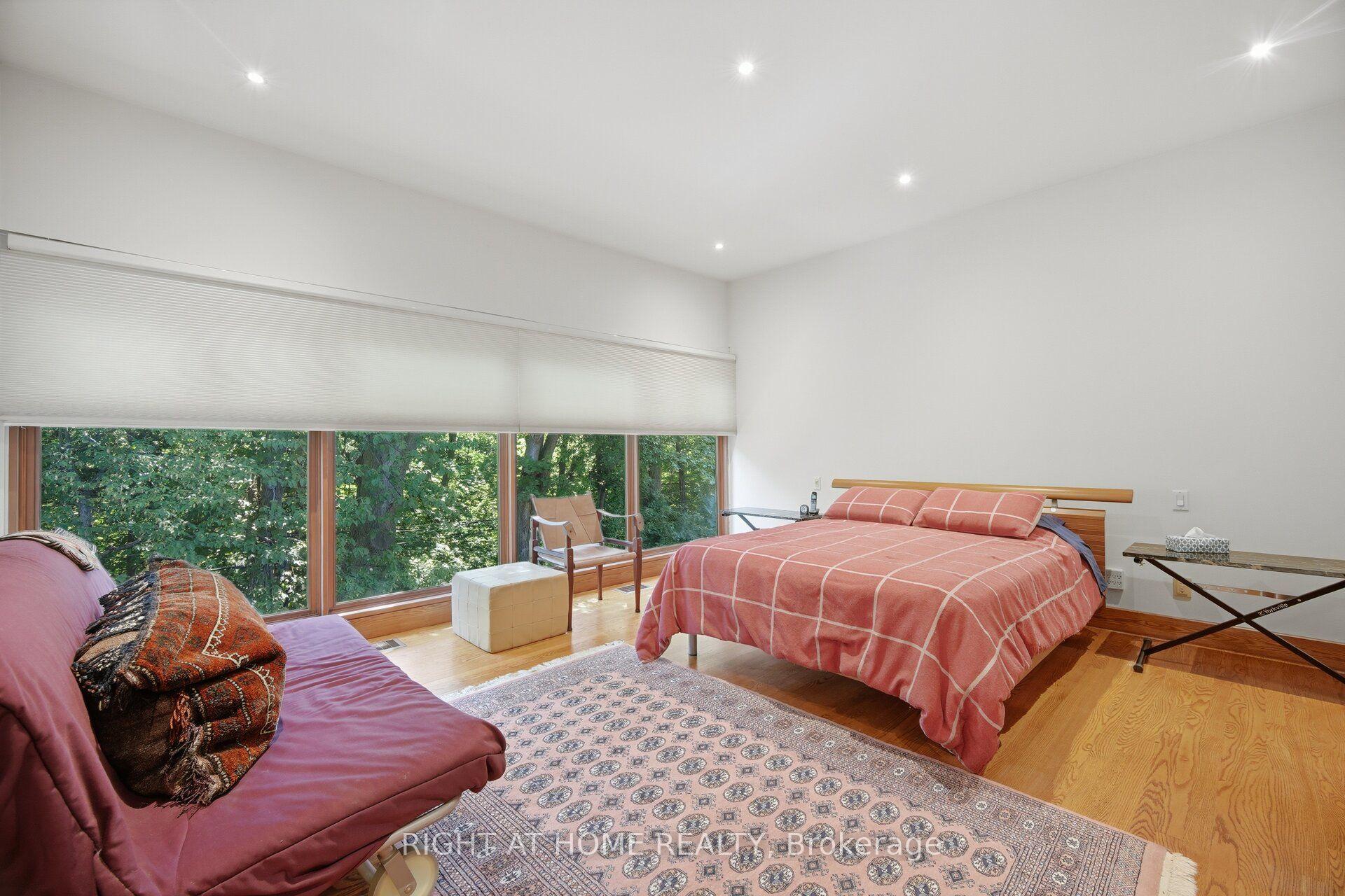 Photo 22 of 9 Saguenay Avenue E, Toronto, Bedford Park-Nortown — HOMEH