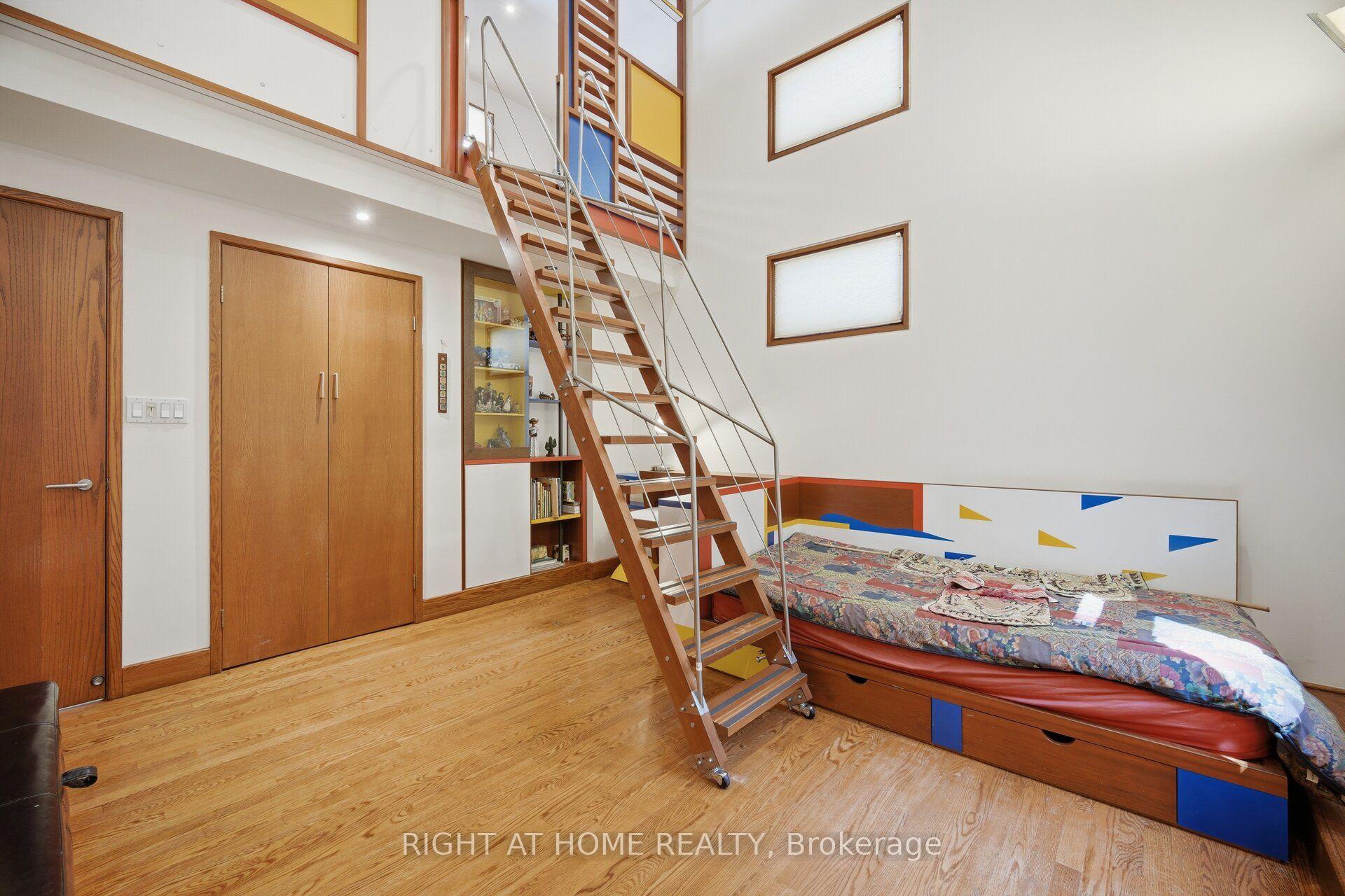 Photo 24 of 9 Saguenay Avenue E, Toronto, Bedford Park-Nortown — HOMEH