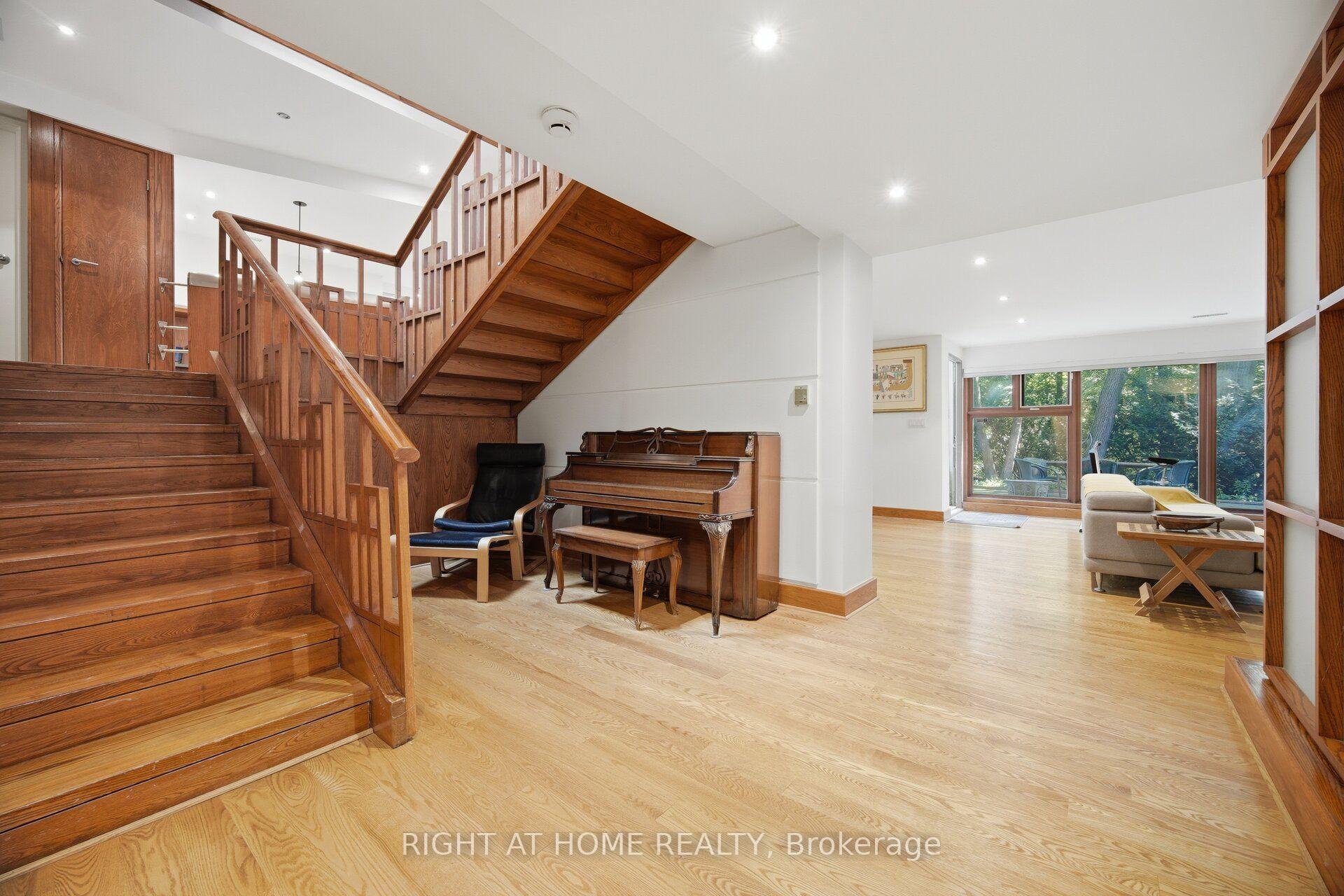 Photo 31 of 9 Saguenay Avenue E, Toronto, Bedford Park-Nortown — HOMEH