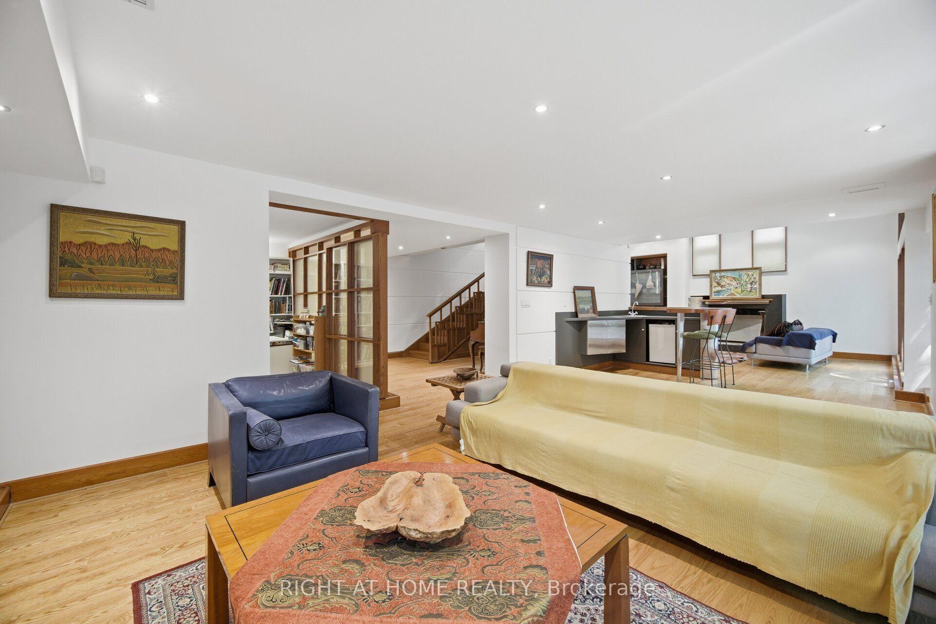 Photo 40 of 9 Saguenay Avenue E, Toronto, Bedford Park-Nortown — HOMEH