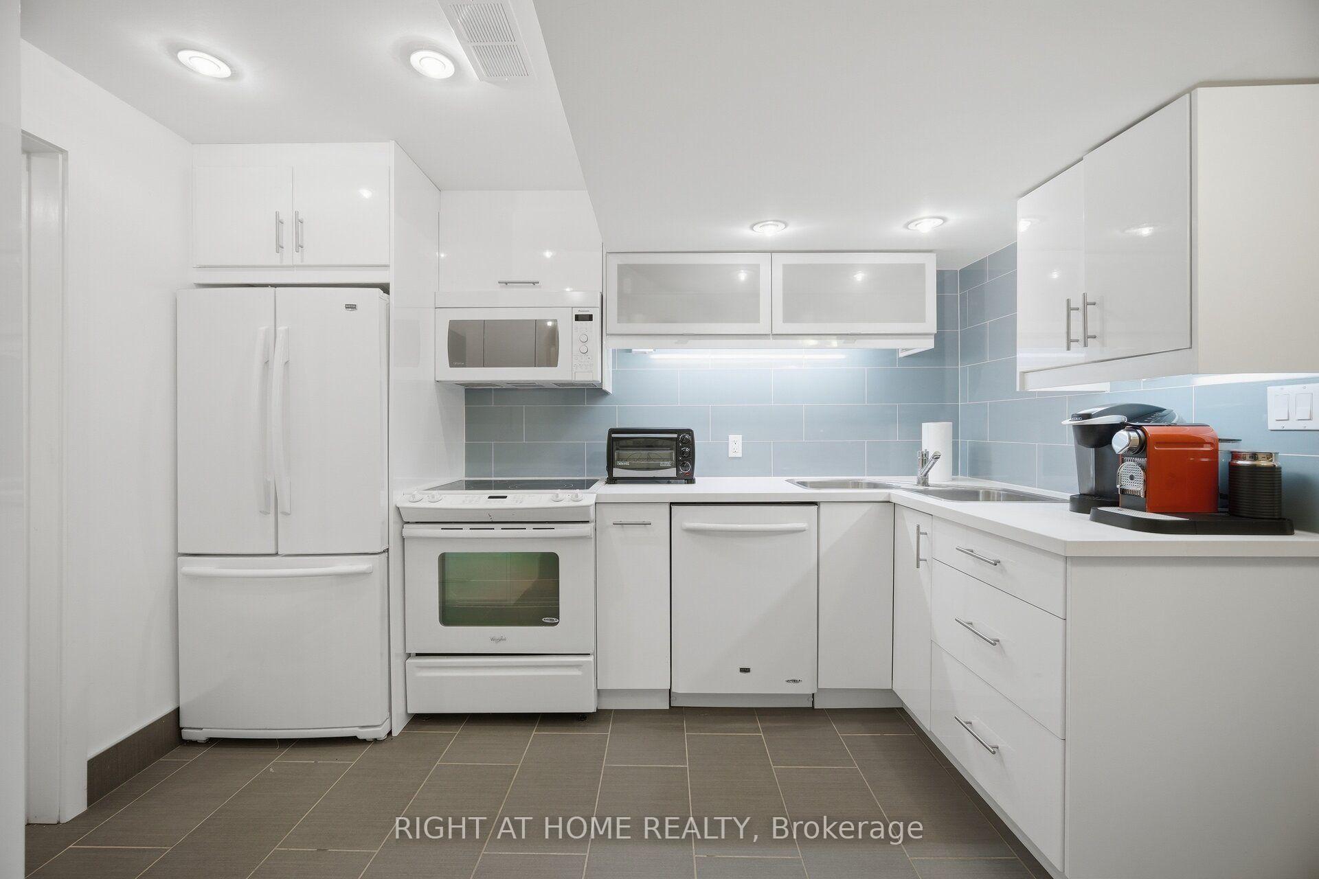 Photo 42 of 9 Saguenay Avenue E, Toronto, Bedford Park-Nortown — HOMEH
