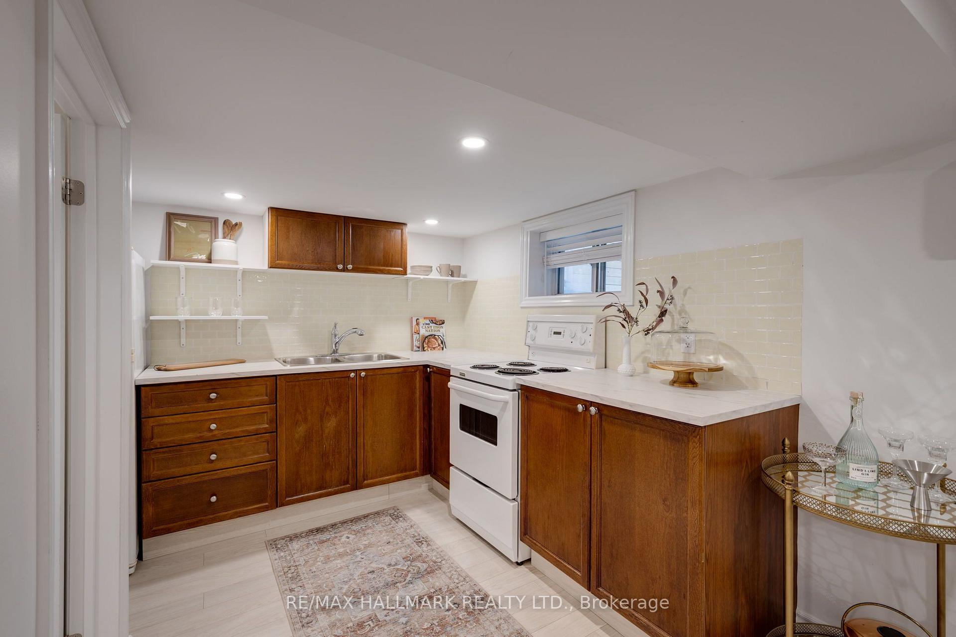 Photo 18 of 28 Thora Avenue, Scarborough, Oakridge — HOMEH