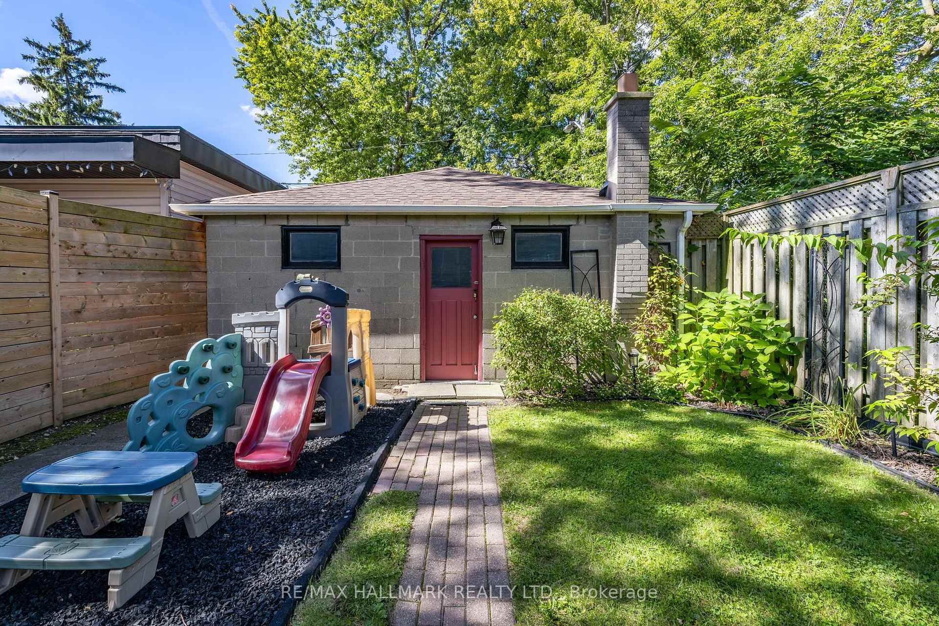 Photo 24 of 28 Thora Avenue, Scarborough, Oakridge — HOMEH