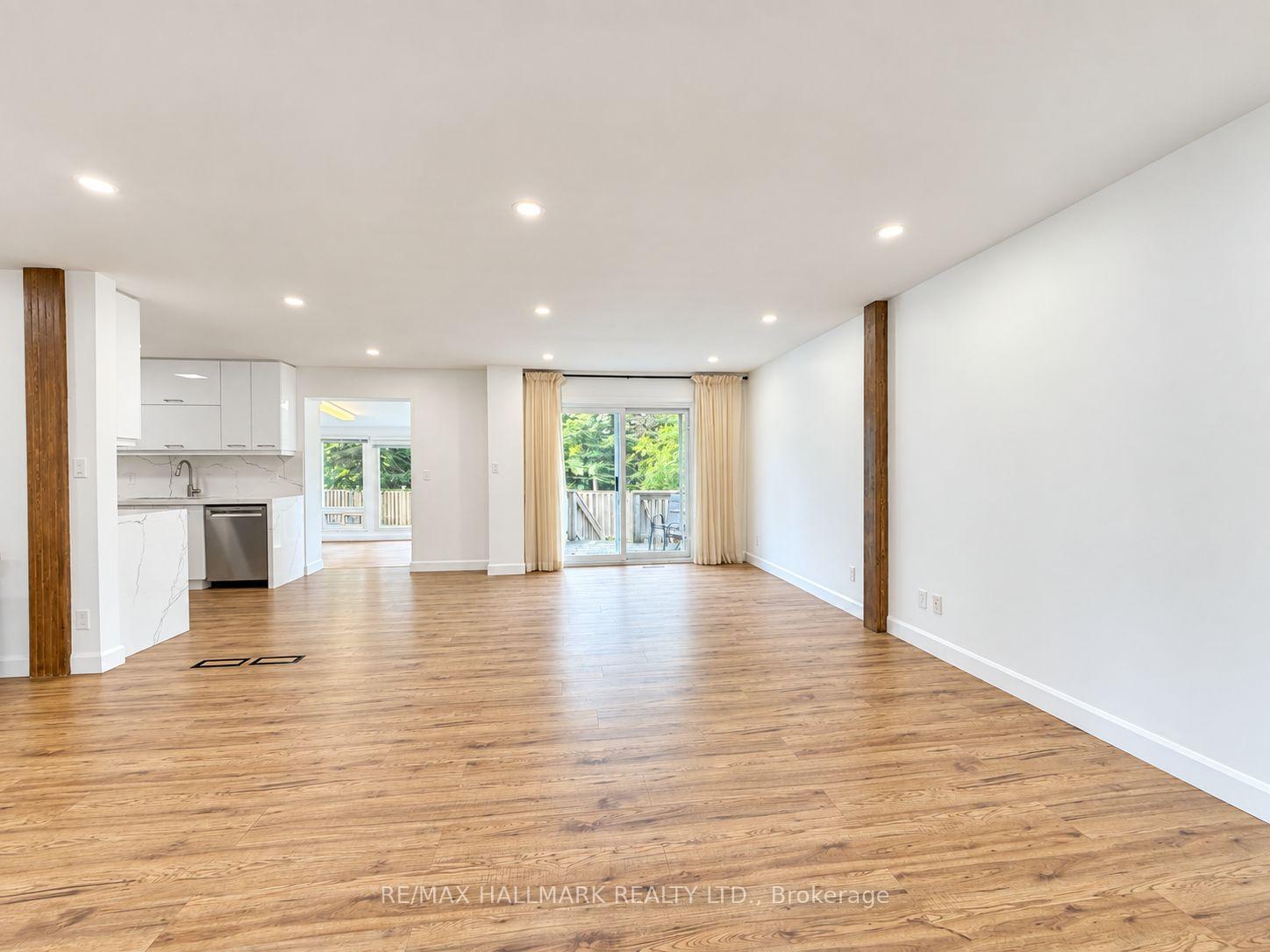 Photo 4 of 23 Ironshield Crescent, Markham, Royal Orchard — HOMEH