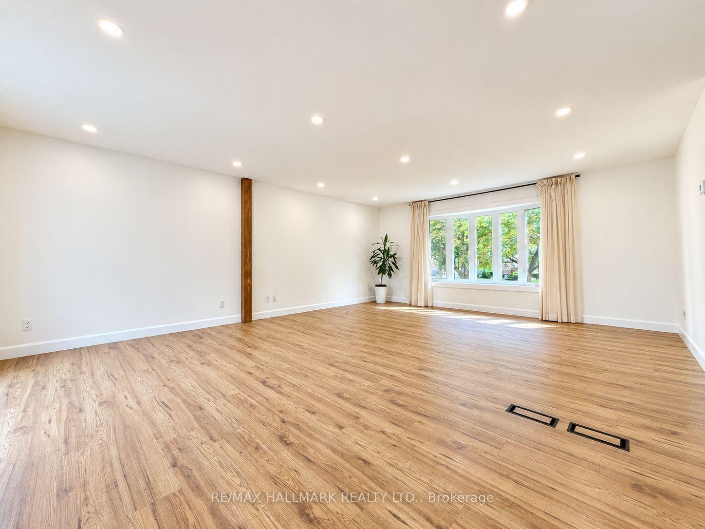 Photo 7 of 23 Ironshield Crescent, Markham, Royal Orchard — HOMEH