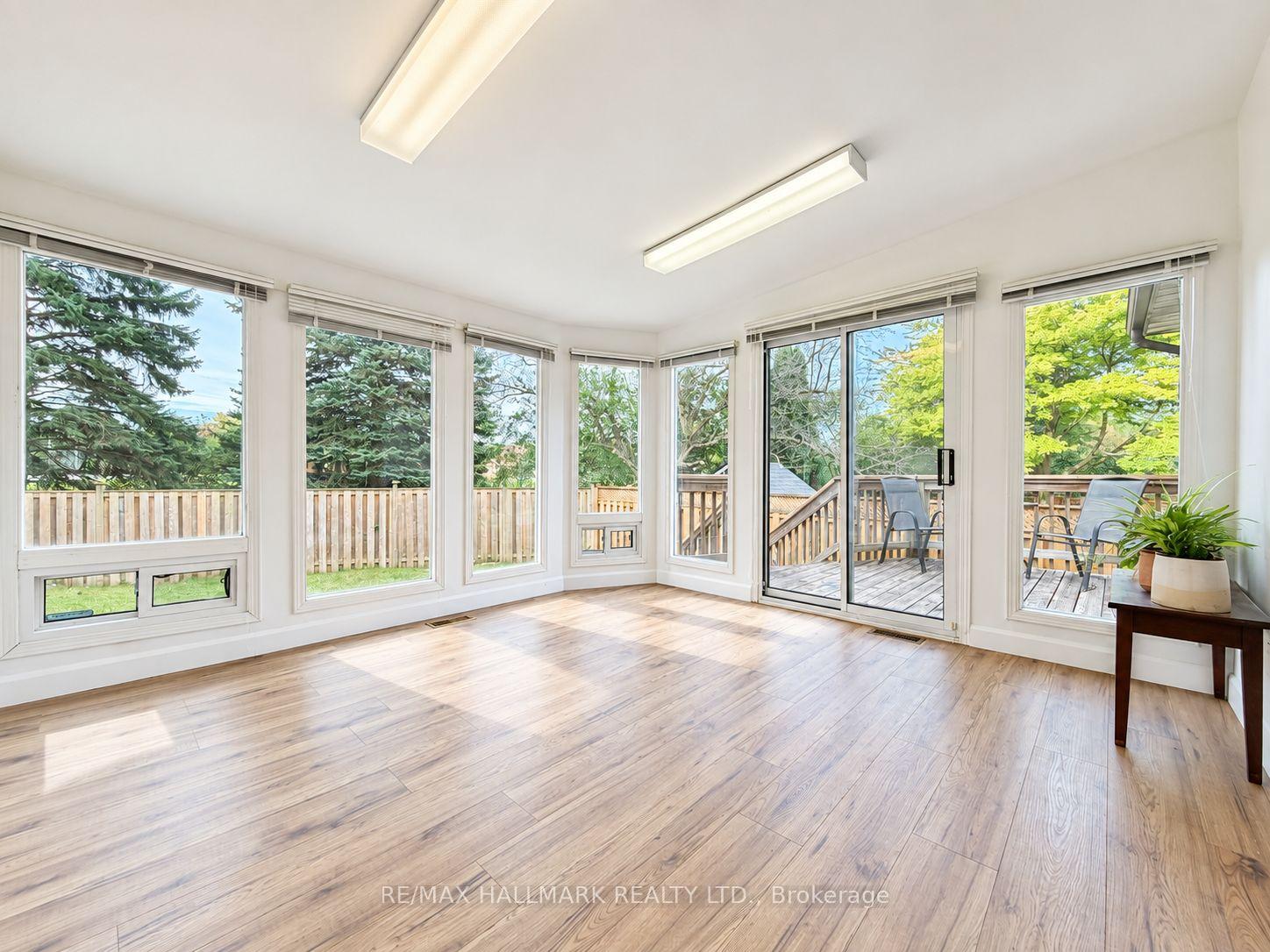 Photo 10 of 23 Ironshield Crescent, Markham, Royal Orchard — HOMEH