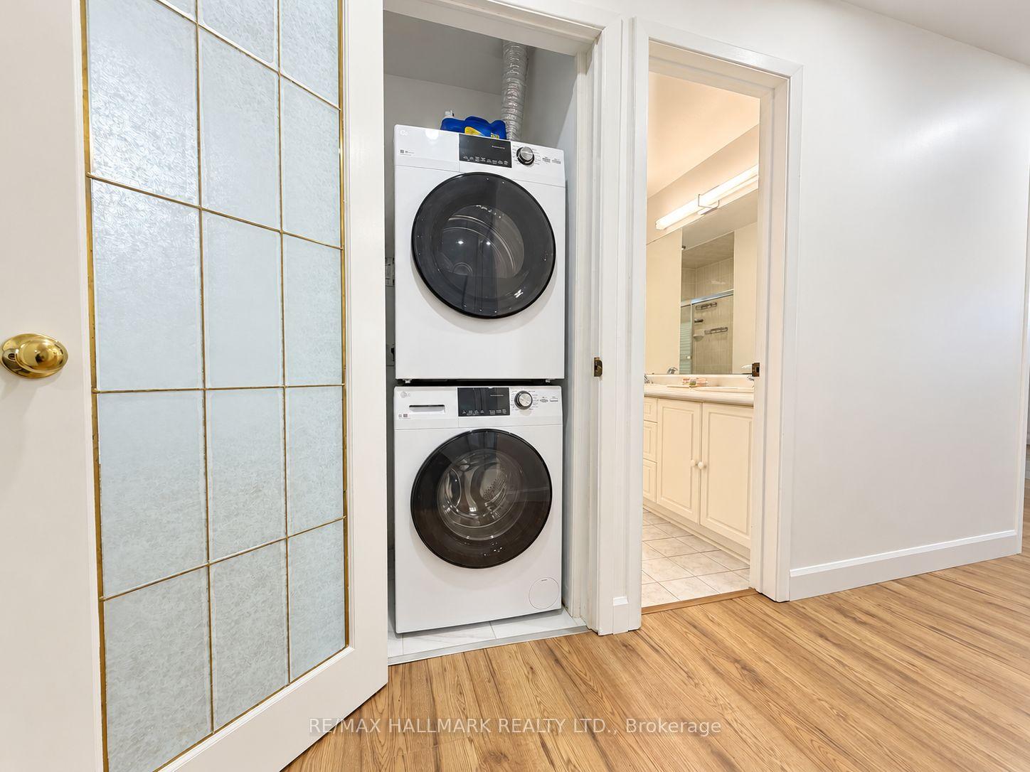 Photo 12 of 23 Ironshield Crescent, Markham, Royal Orchard — HOMEH