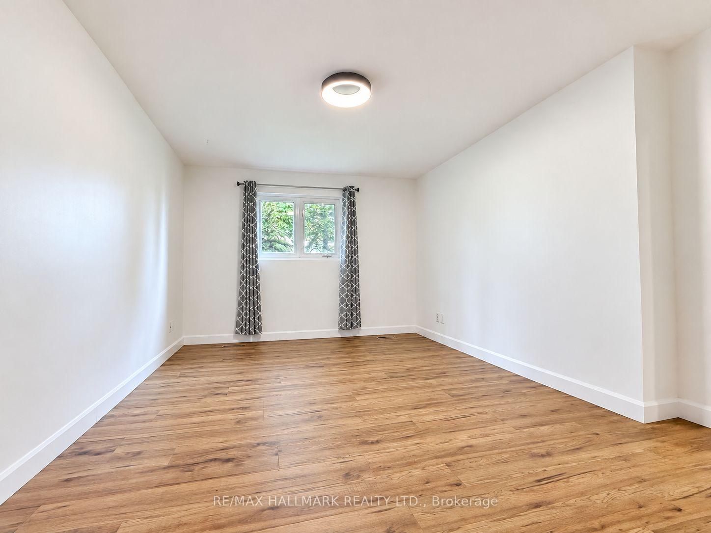 Photo 13 of 23 Ironshield Crescent, Markham, Royal Orchard — HOMEH