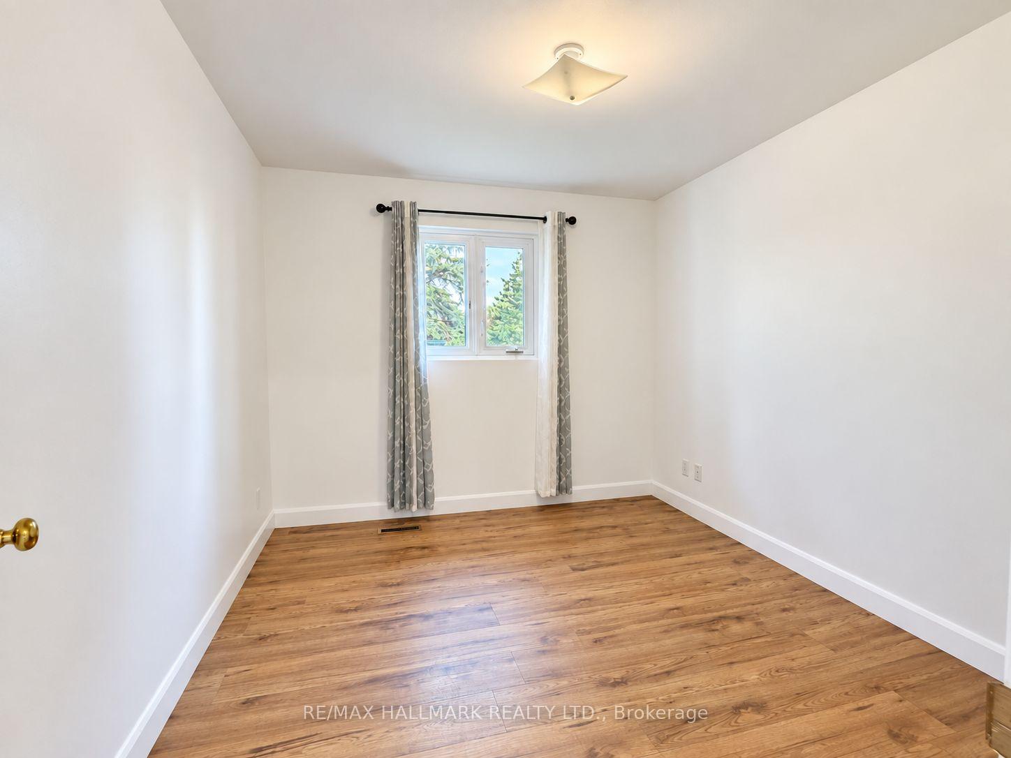 Photo 15 of 23 Ironshield Crescent, Markham, Royal Orchard — HOMEH