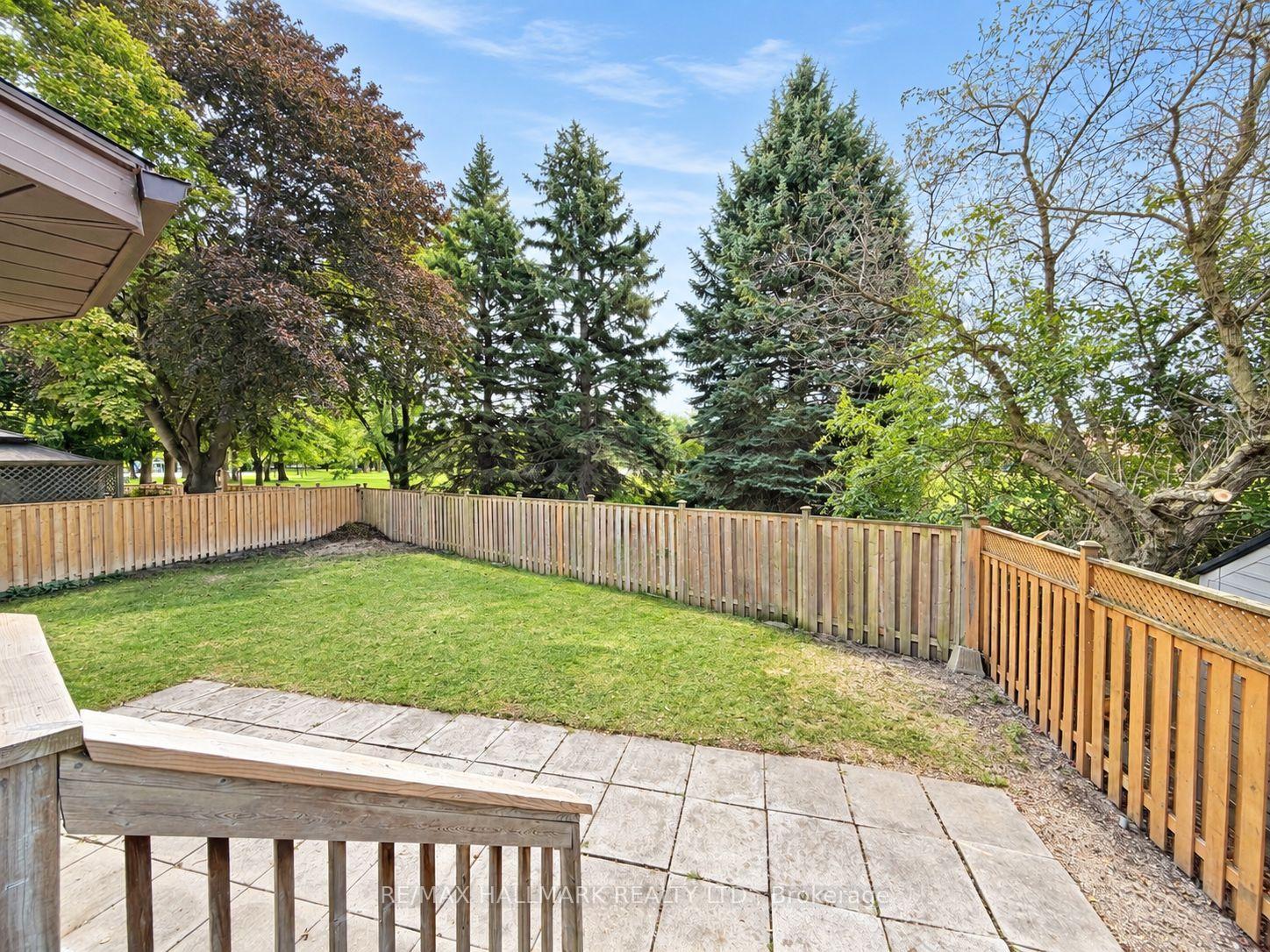 Photo 20 of 23 Ironshield Crescent, Markham, Royal Orchard — HOMEH