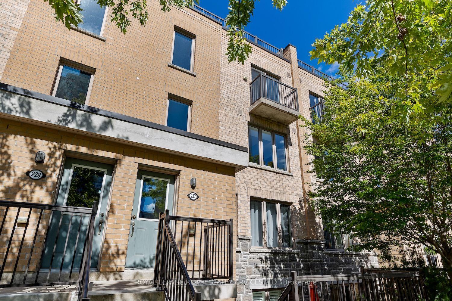 Photo 3 of Unit 227, 7 Foundry Avenue, Toronto, Dovercourt-Wallace Emerson-Junction — HOMEH