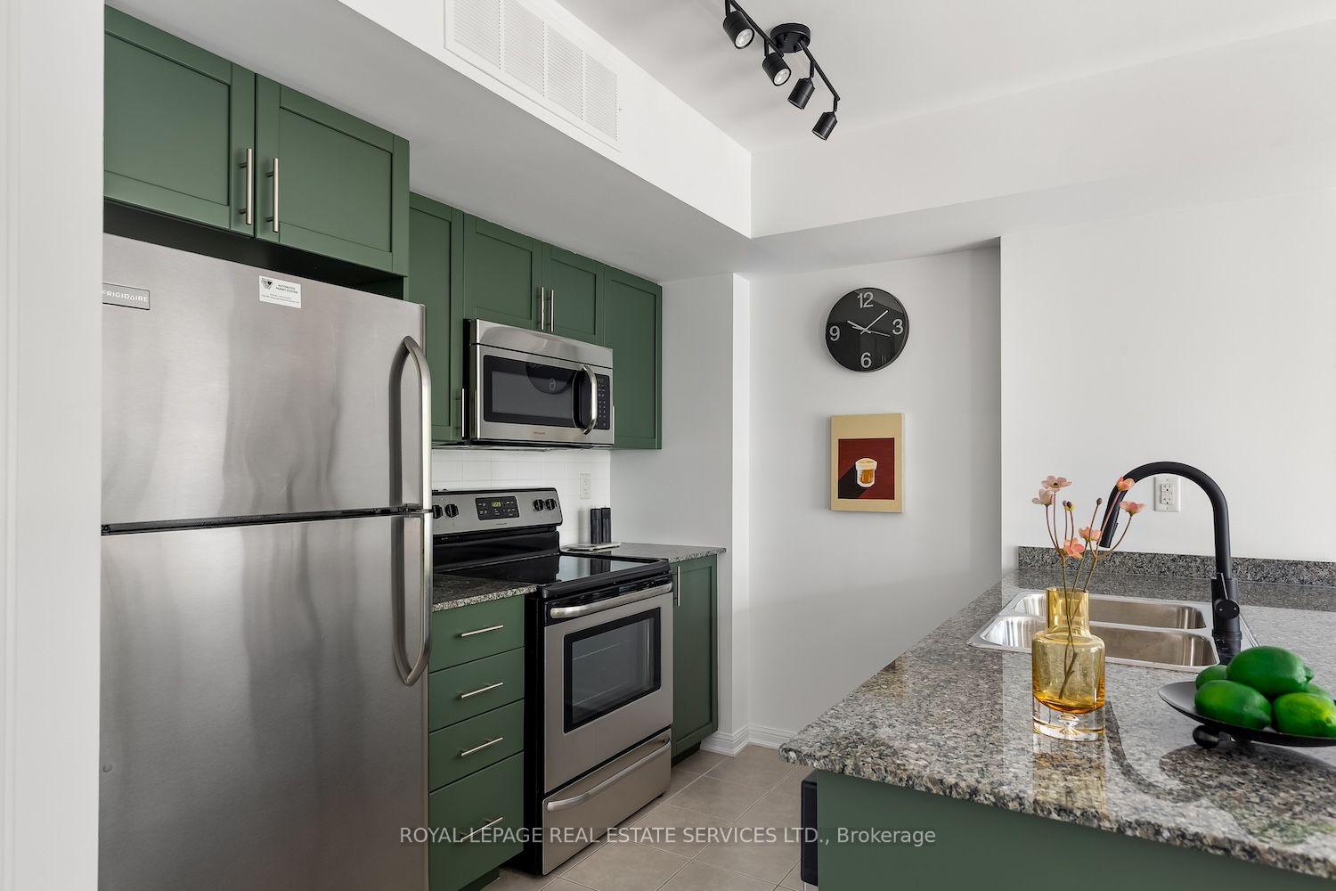 Photo 9 of Unit 227, 7 Foundry Avenue, Toronto, Dovercourt-Wallace Emerson-Junction — HOMEH