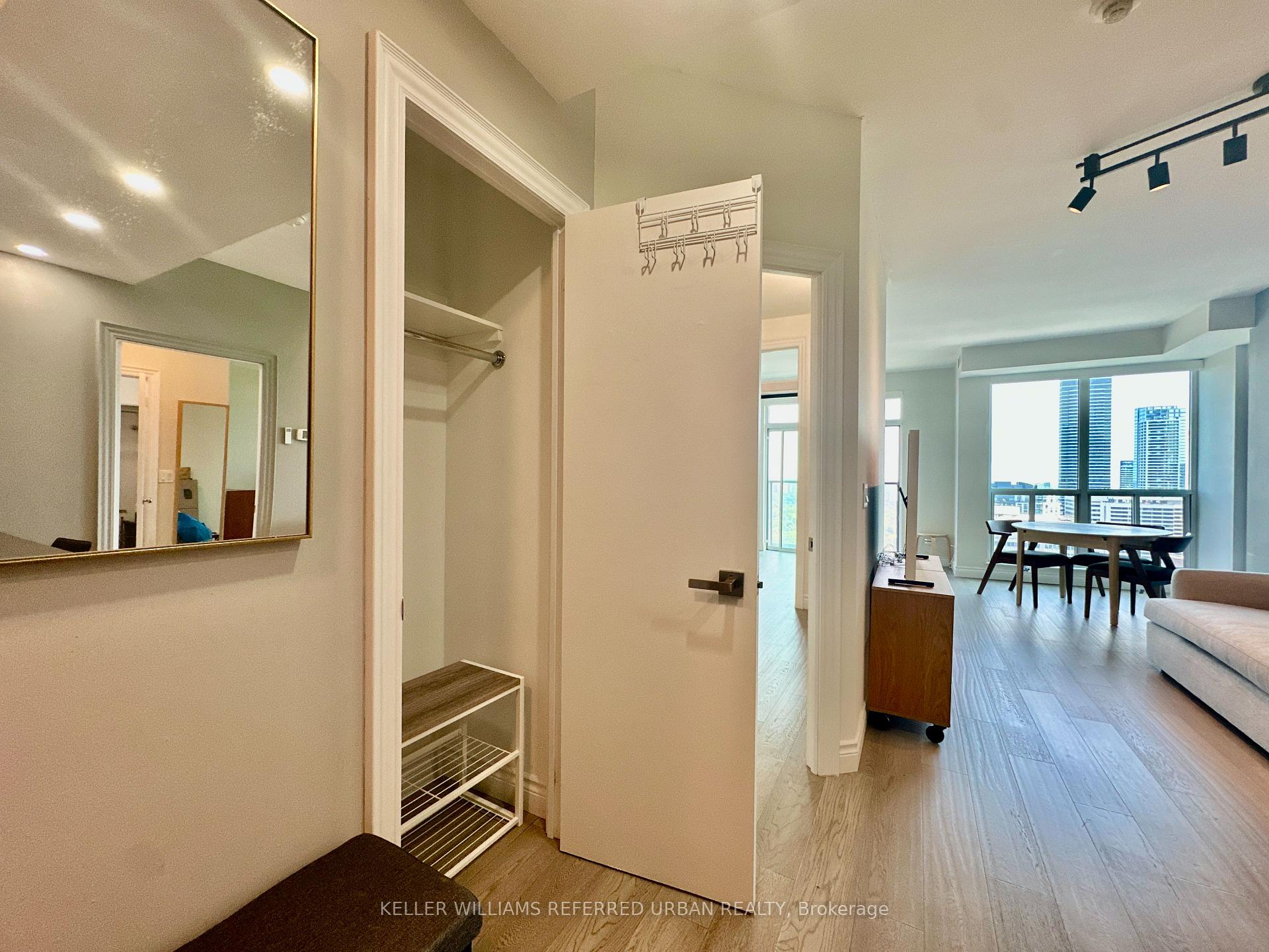Photo 8 of Unit PH 3705, 8 Park Road, Toronto, Rosedale-Moore Park — HOMEH