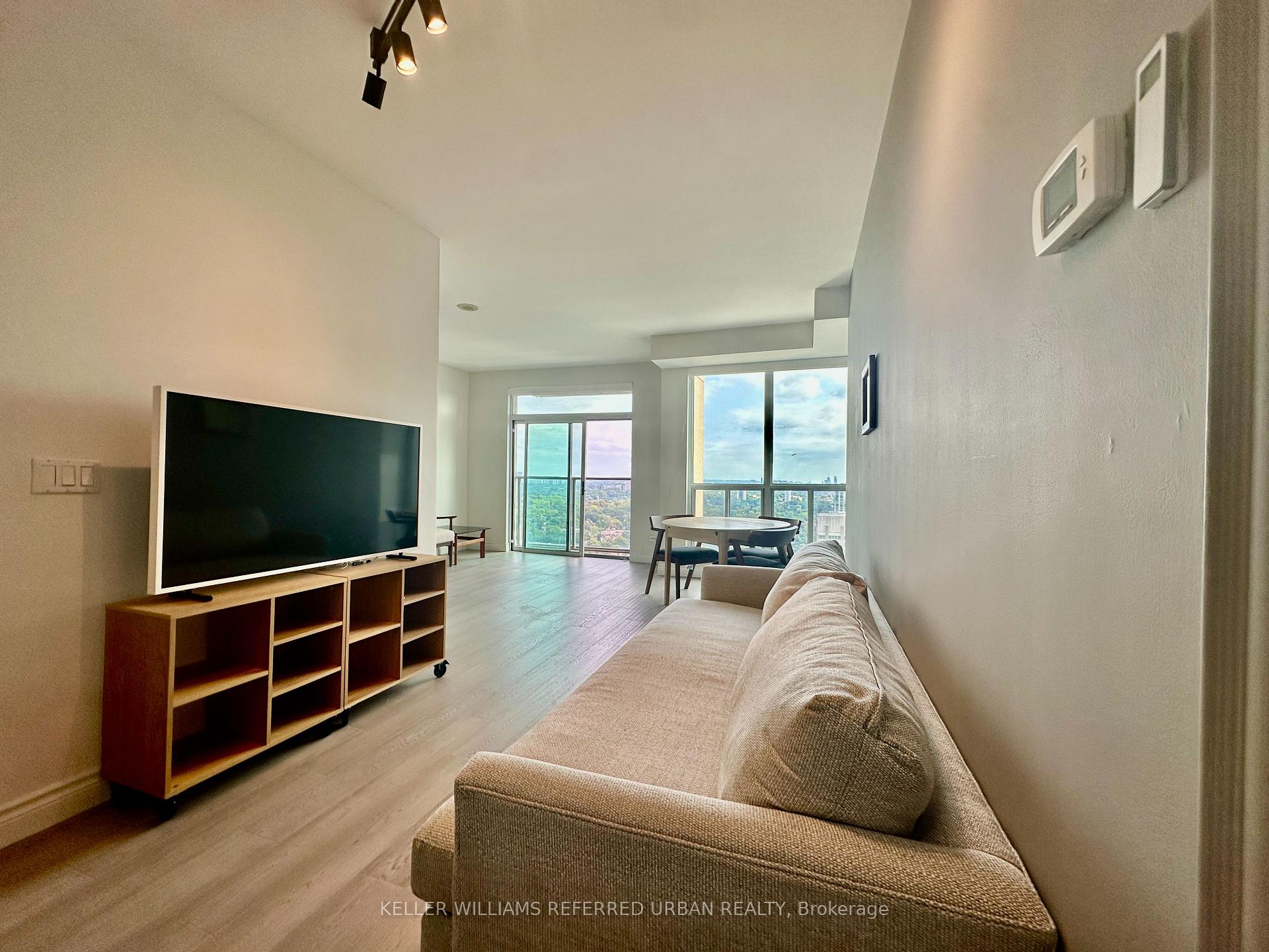 Photo 13 of Unit PH 3705, 8 Park Road, Toronto, Rosedale-Moore Park — HOMEH