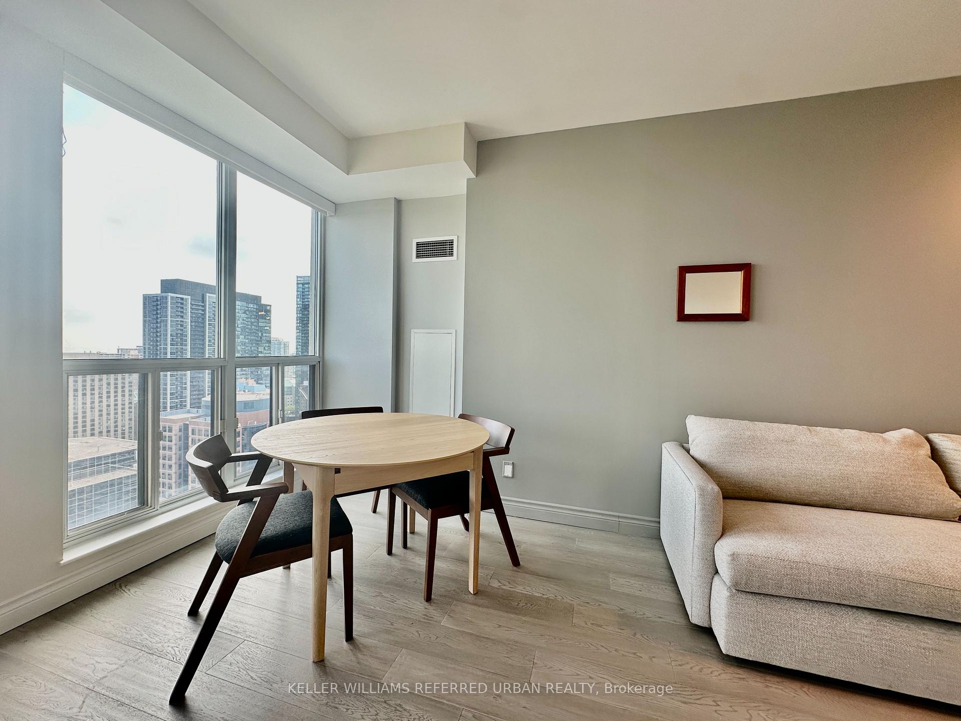 Photo 14 of Unit PH 3705, 8 Park Road, Toronto, Rosedale-Moore Park — HOMEH